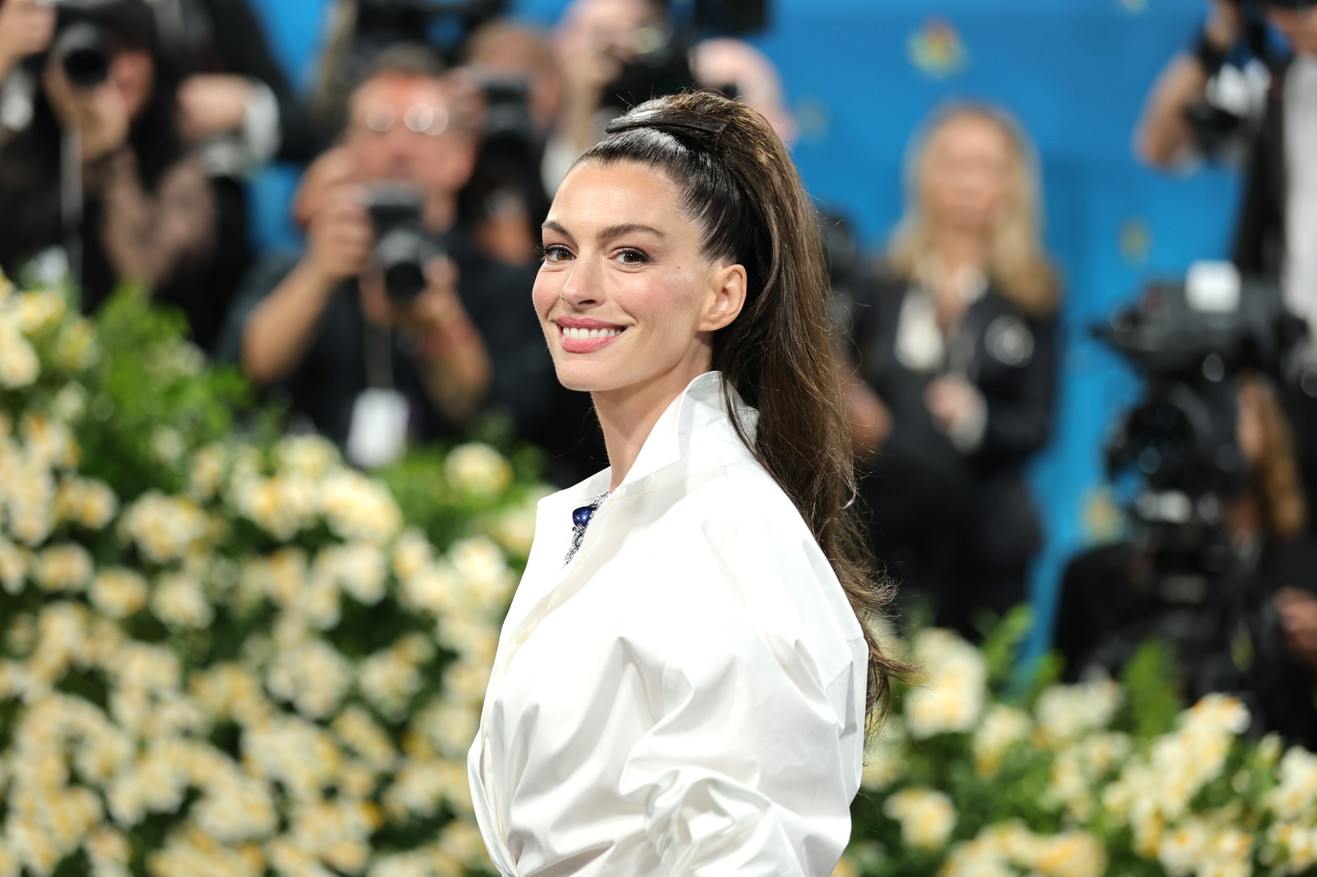 Anne Hathaway elkötelezettsége a napvédelem iránt inspiráló