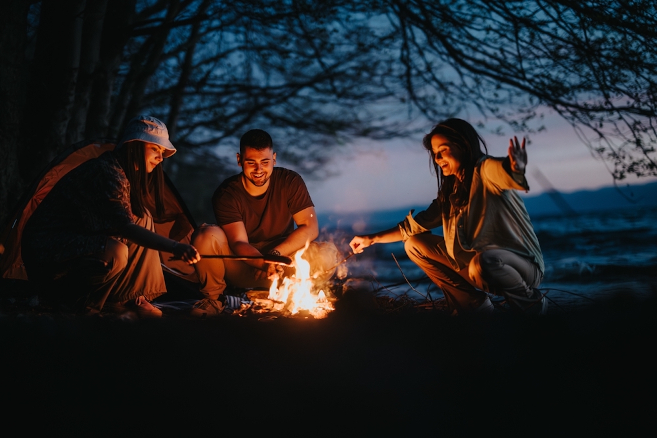 6 trükk a tökéletes tábortűz gyújtásához