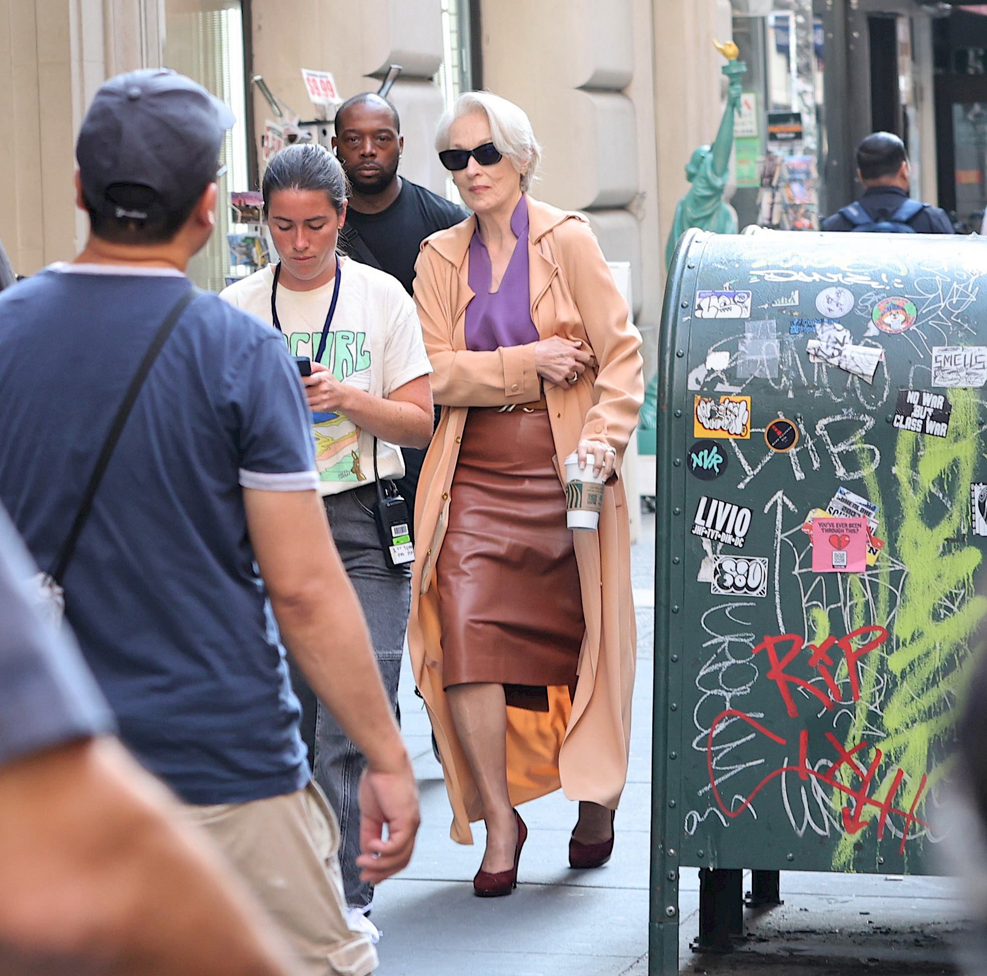 Vadiúj fotók Meryl Streepről és Anne Hathawayről Az ördög Pradát visel 2. forgatásán