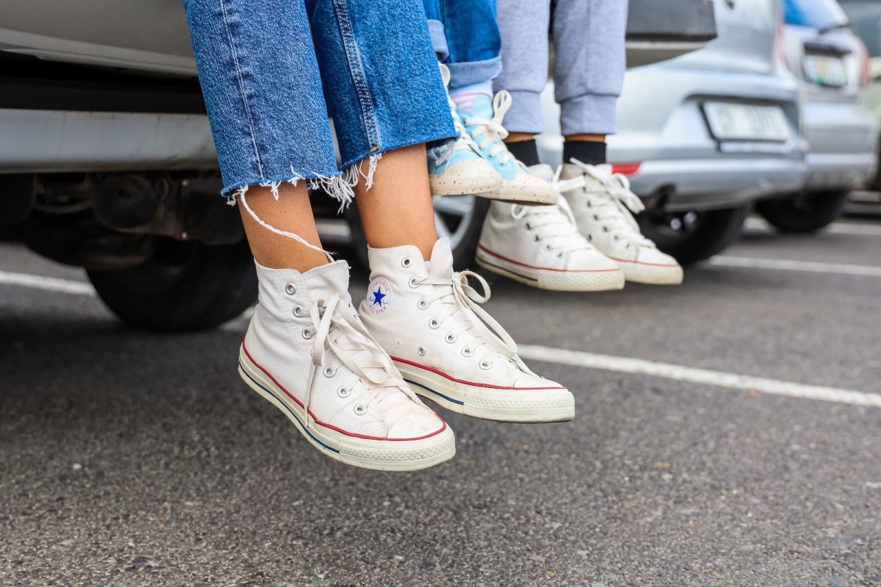 Itt az idő előásni tinikorunk cipőjét a szekrényünkből: a Converse visszatért