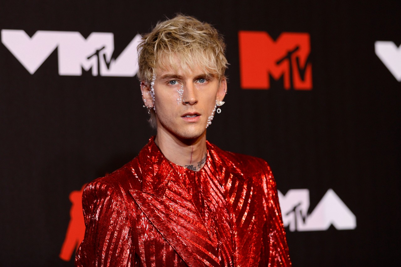 Sydney Sweeney és Machine Gun Kelly randiznak? A „földönkívüli" rapper reagált a pletykákra