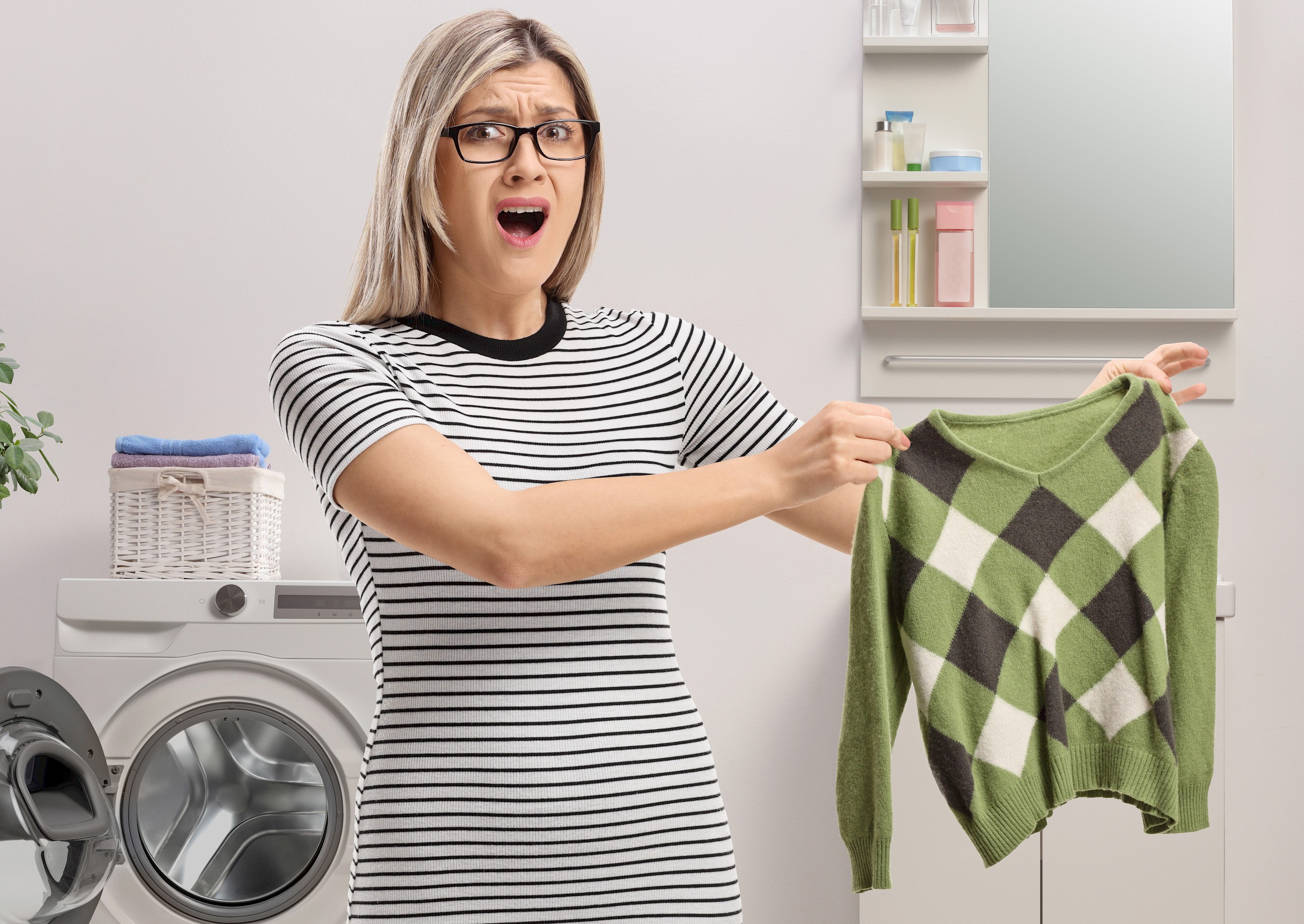 Egy egyszerű trükk, hogy ne menjenek össze a ruháid mosáskor