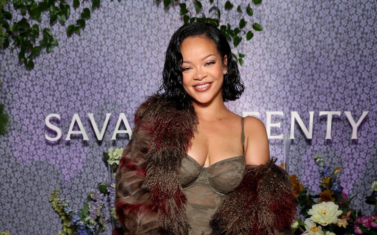 Rihanna megmutatta nekünk a szezon legstílusosabb kiegészítőjét