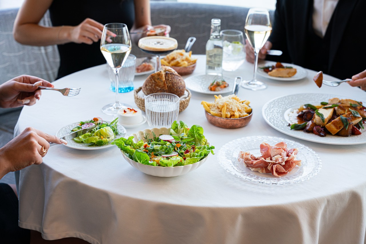 Új gasztronómiai hagyomány születik Budapesten – indul a VIRTU Sunday Roast a felhők felett