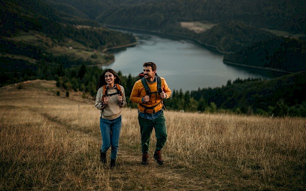 Próbáljunk ki új hobbikat: kiránduljunk a szabadban, vagy iratkozzunk be egy csoportos órára, ahol akár új barátokat is szerezhetünk.