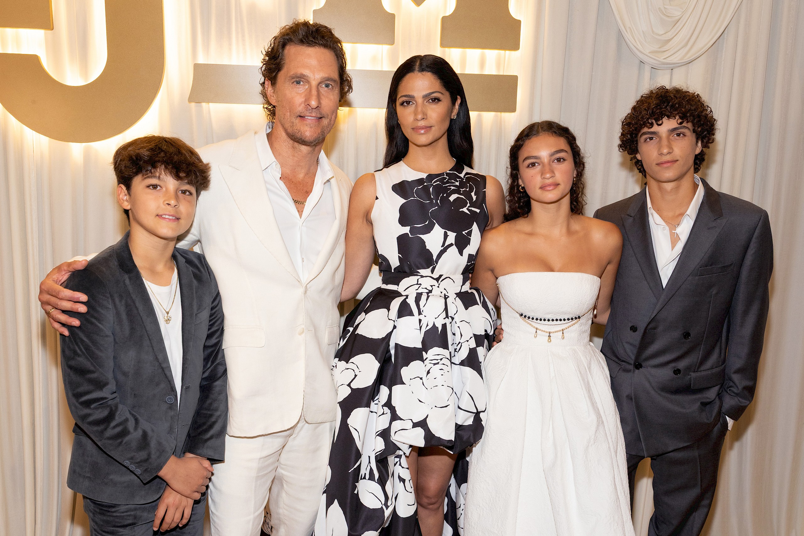 Matthew McConaughey elárulta 13 éves házassága titkát, amiben egy ágy is kulcsszerepet játszik