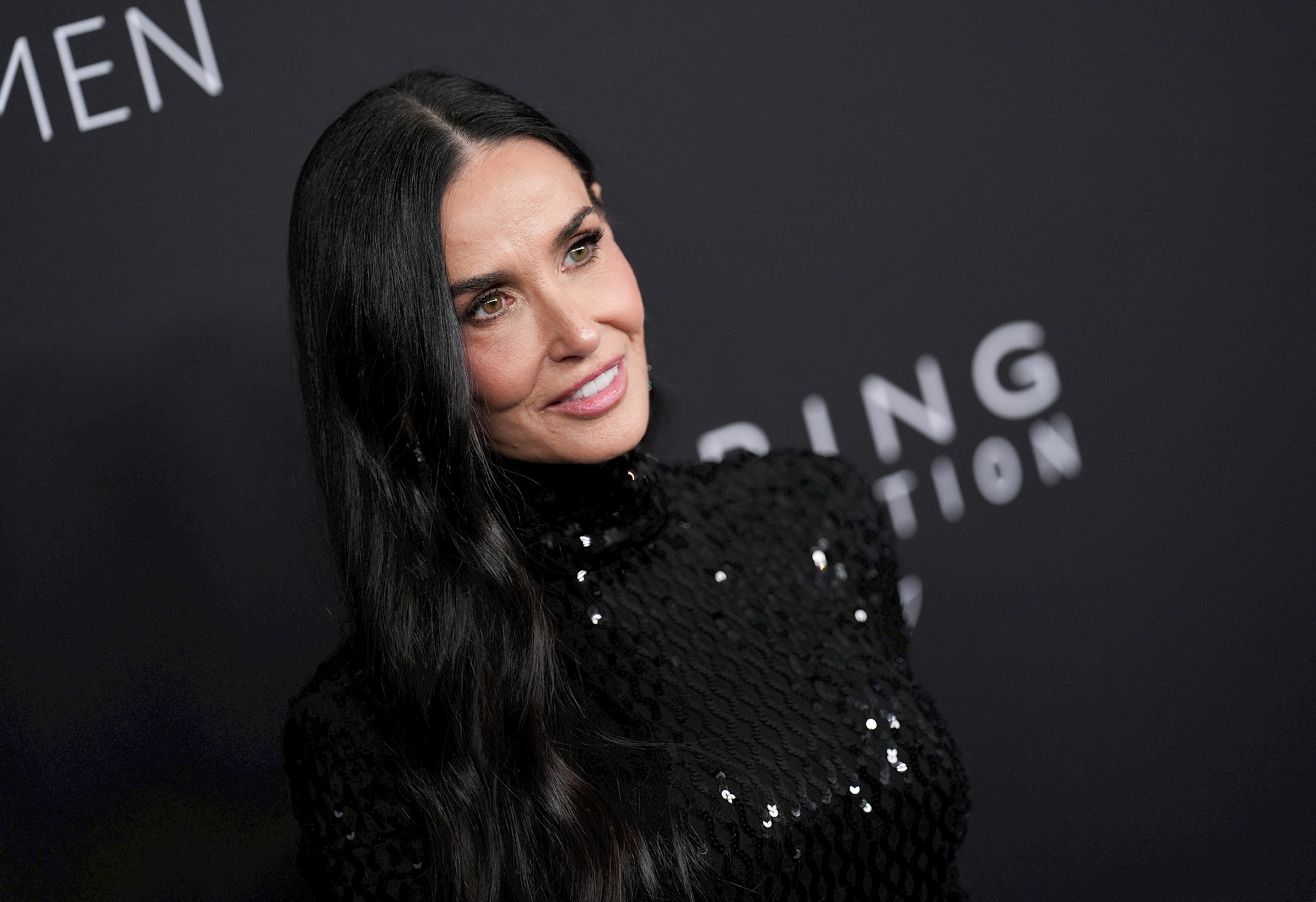 Szinte alig ismerni rá Demi Moore-ra új frizurájával