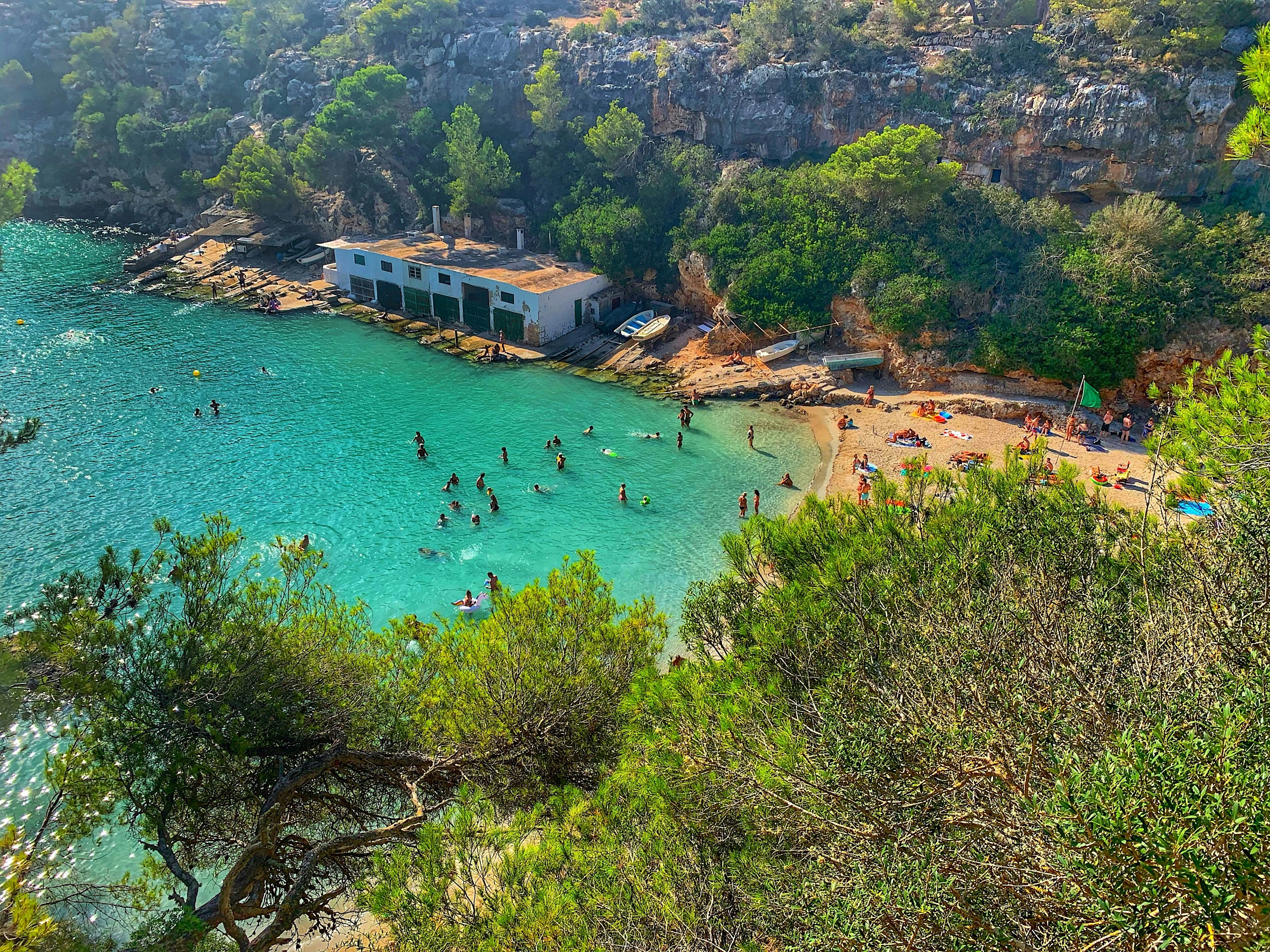 Válságban a magyarok közkedvelt úti célja, nincs elég turista