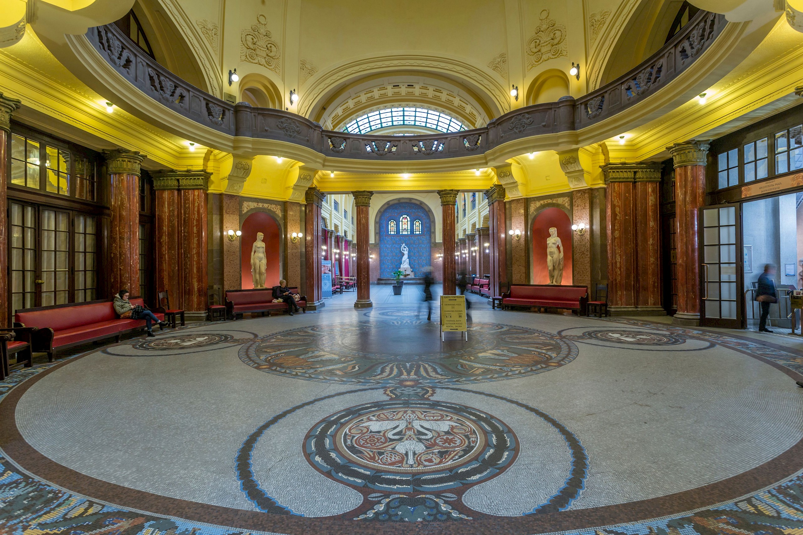 Ideiglenesen bezár Budapest egyik legismertebb termálfürdője