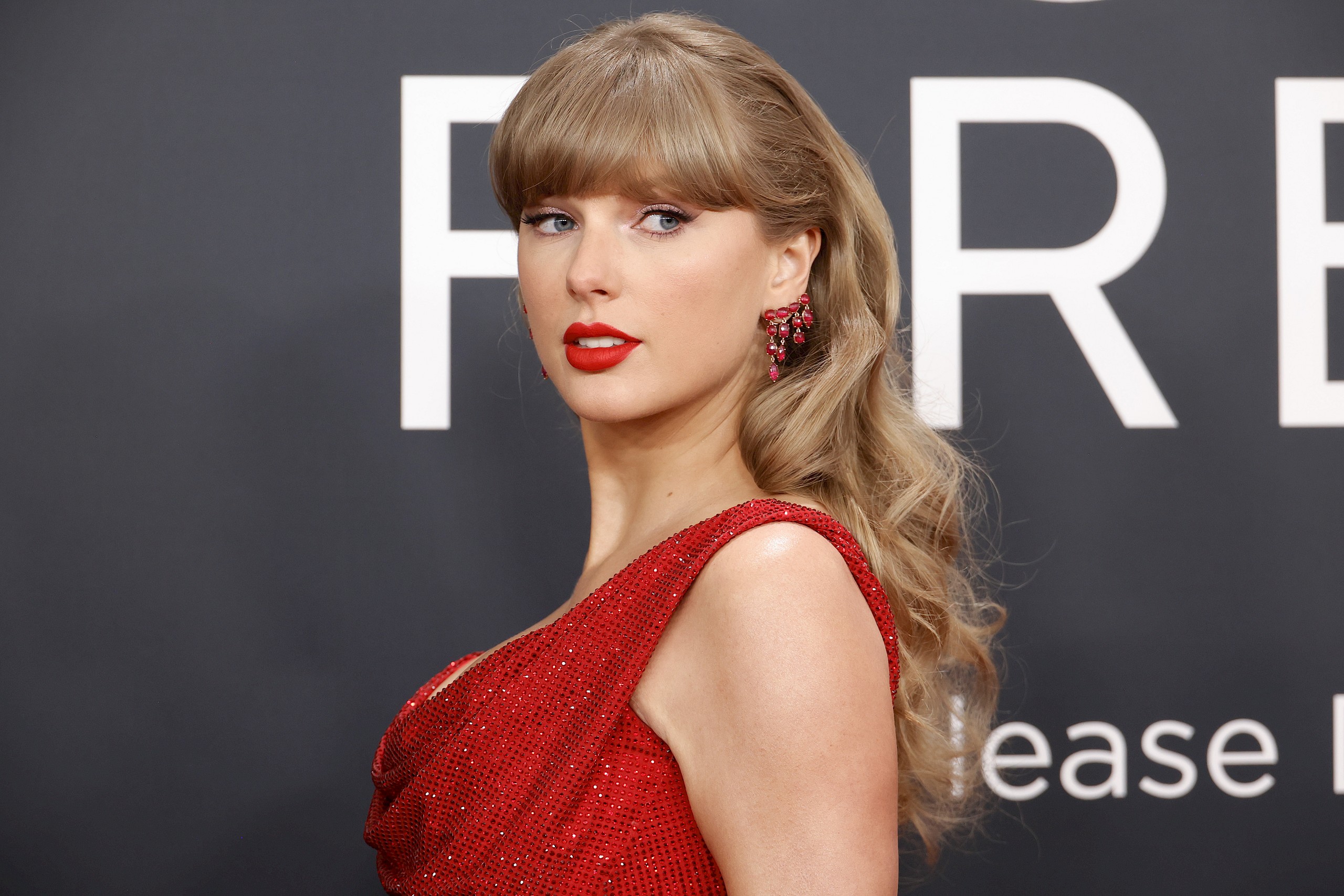 Taylor Swift nyilvánosságra hozta lánykérésének részleteit