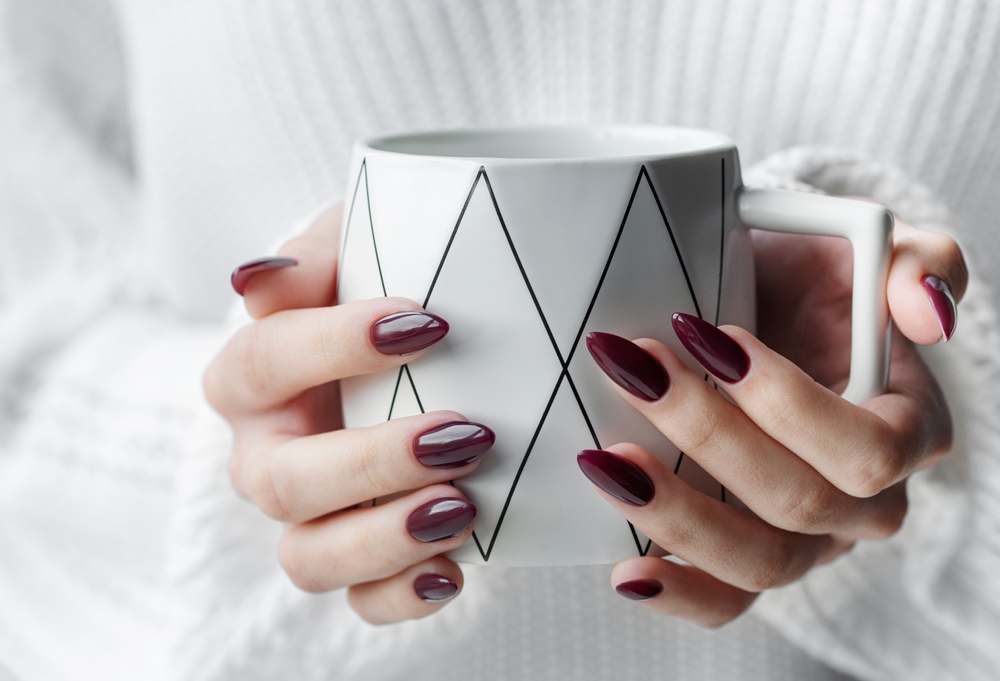 Trendi ünnepi manikűrre vágysz? Ne keresd tovább, ez az!