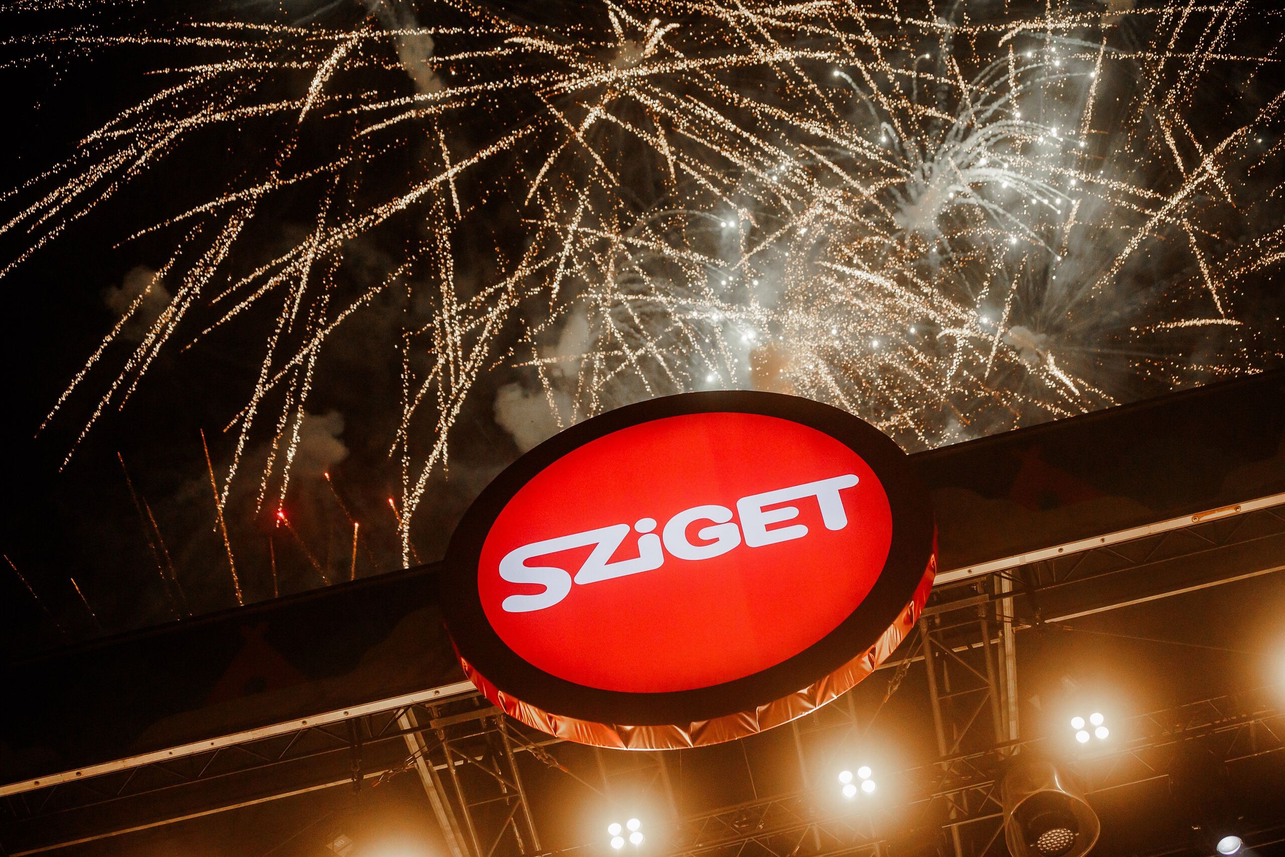 Charli XCX, Chappell Roan, Anyma, Kneecap − itt vannak a 2025-ös Sziget első nevei