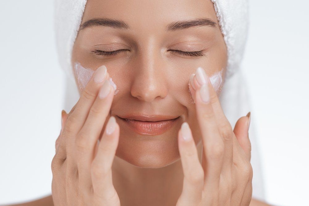 Más bőrápolási rutint kell folytatnunk télen, mint nyáron?