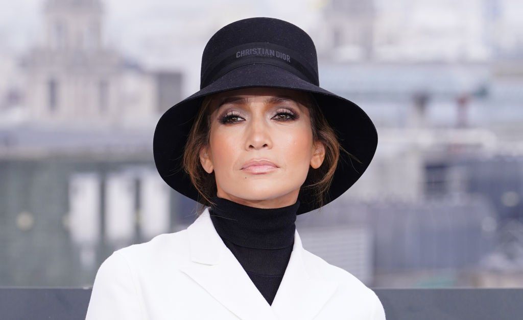 Jennifer Lopez csillogó körmei tökéletes inspirációt adnak az ünnepekre