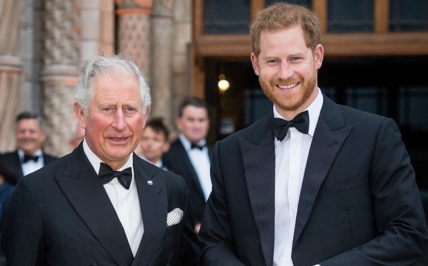 Károly váratlan gesztussal közeledhet Harry felé karácsonykor