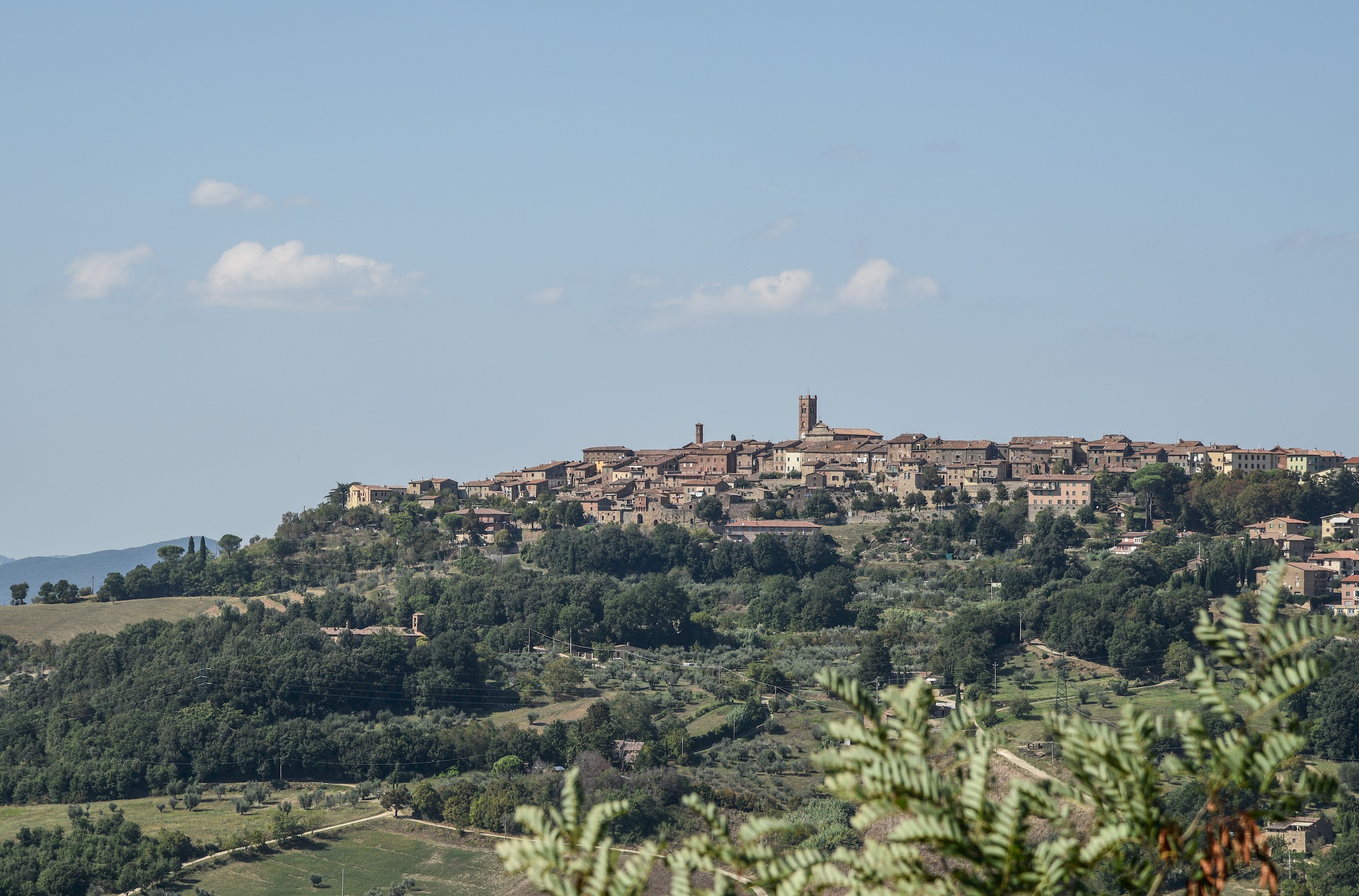 Ez a mesebeli toszkán falu kifizeti a költségeid felét, ha odaköltözöl