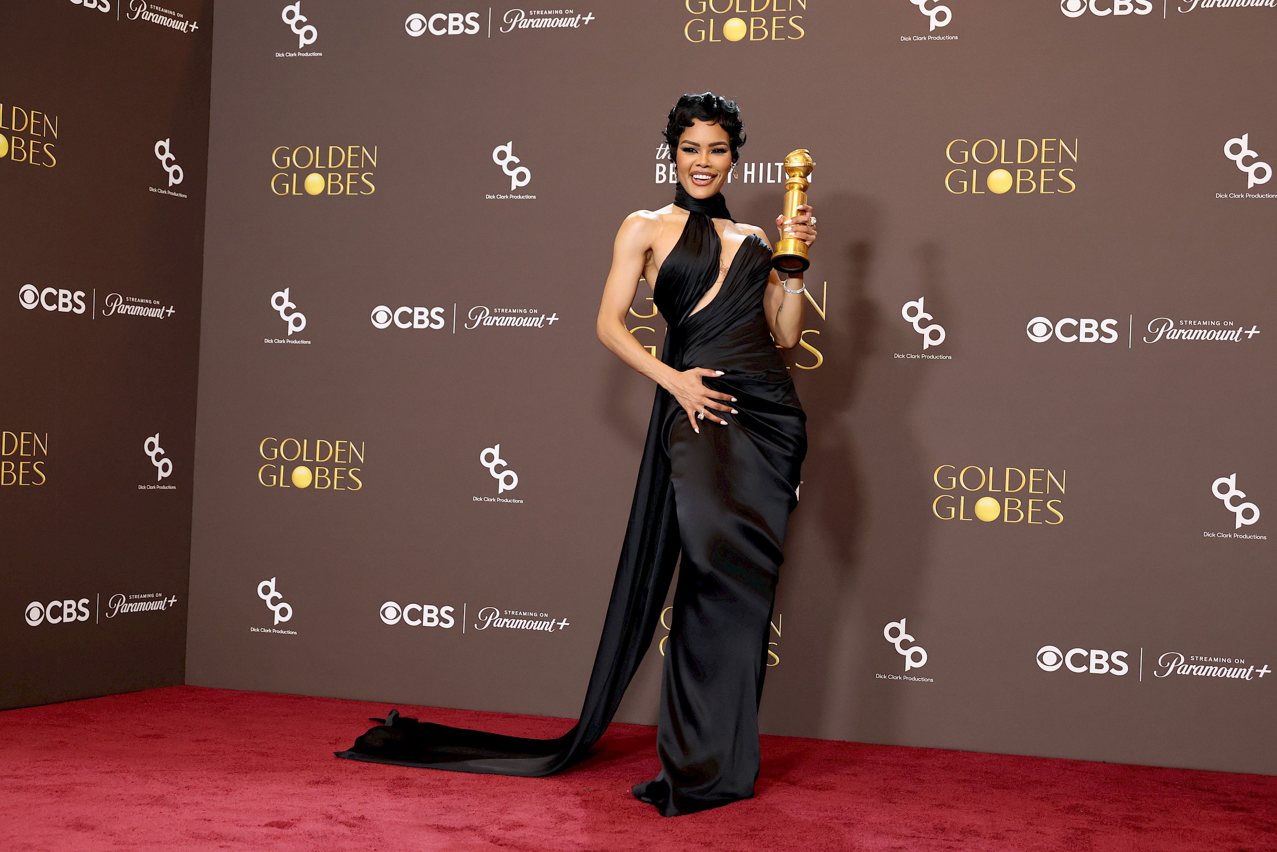 Jennifer Lopez meztelen ruháján túl: a Golden Globe legjobban öltözött sztárjai