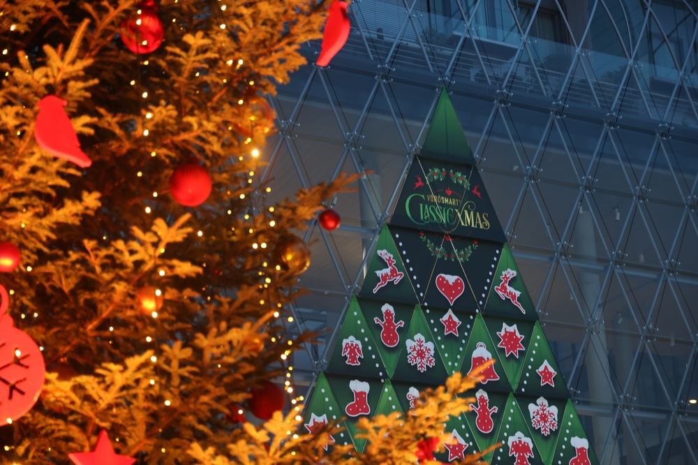 Interaktív fényözön és AI-élmények: Megnyitott a megújult Vörösmarty Classic Xmas