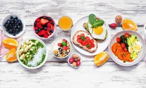 Tíz évvel megfiatalíthat ez a változtatás a reggelidben