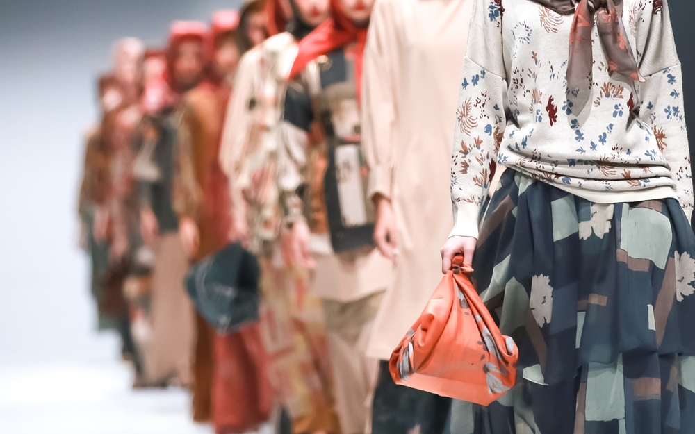 Így öltözködünk 2026 tavaszán és nyarán – a szezon legfontosabb trendjei
