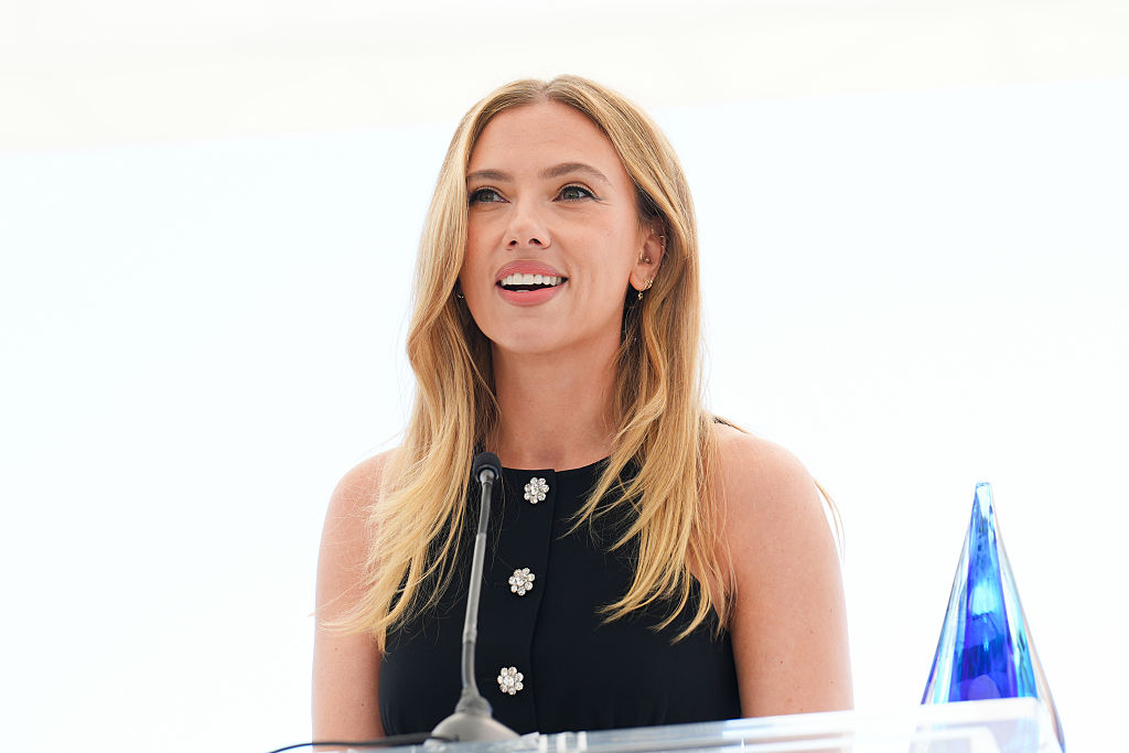 Scarlett Johansson is belekeveredett Blake Lively és Justin Baldoni perébe