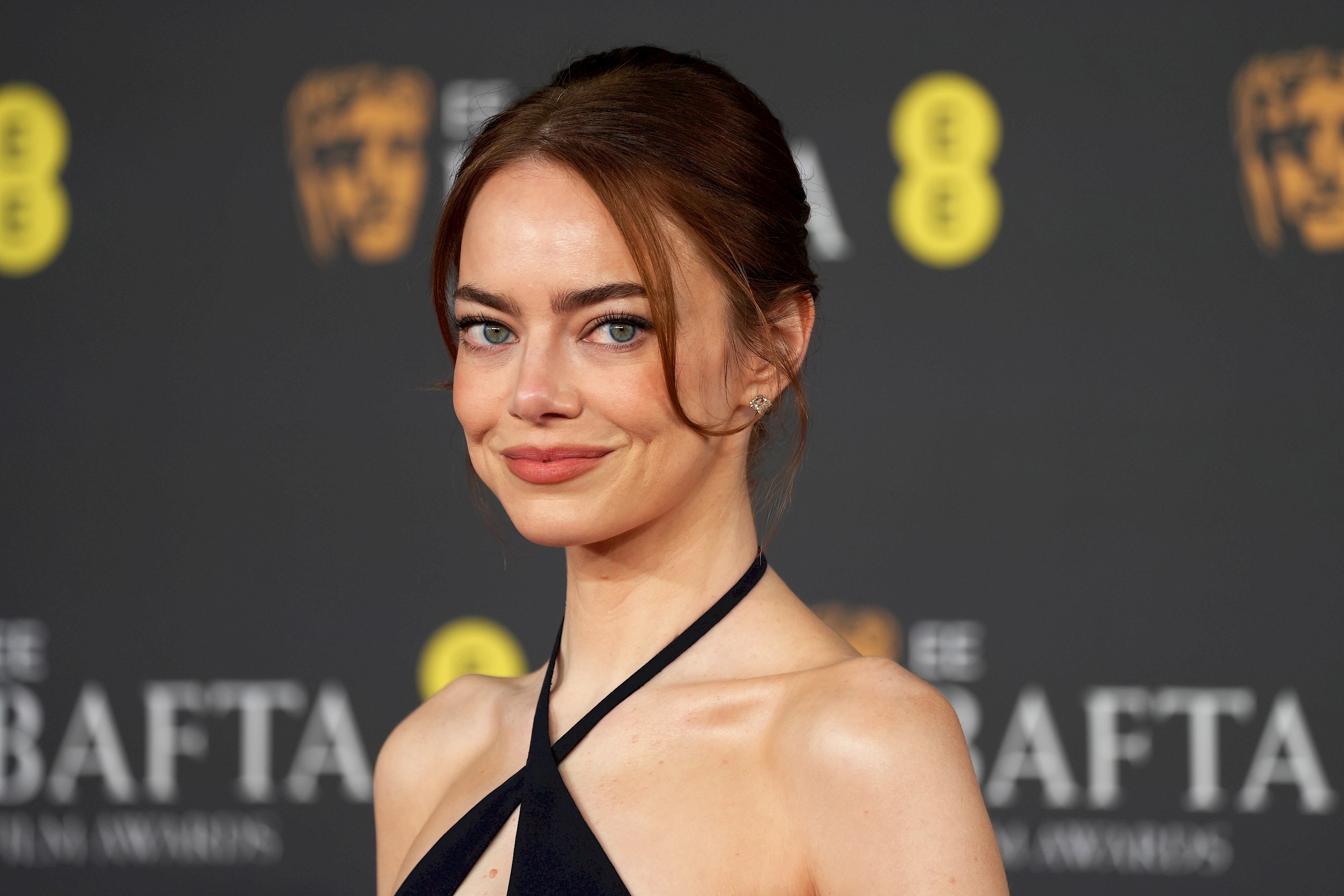 7 tavaszi smink- és hajtrend, amit elleshetünk a BAFTA-gála sztárjaitól