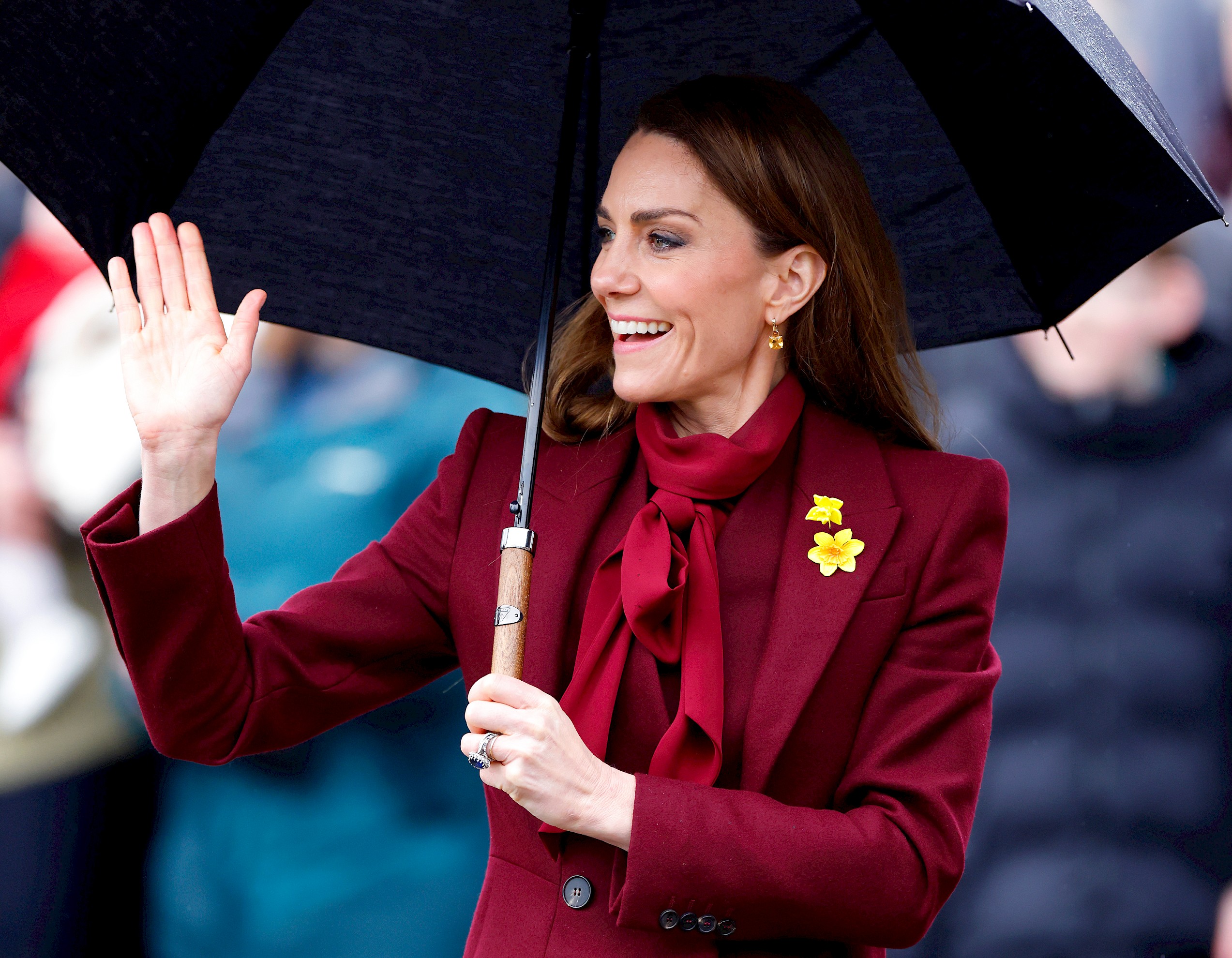 Eső ide vagy oda: Katalin hercegné kő-papír-ollózott egy rajongóval