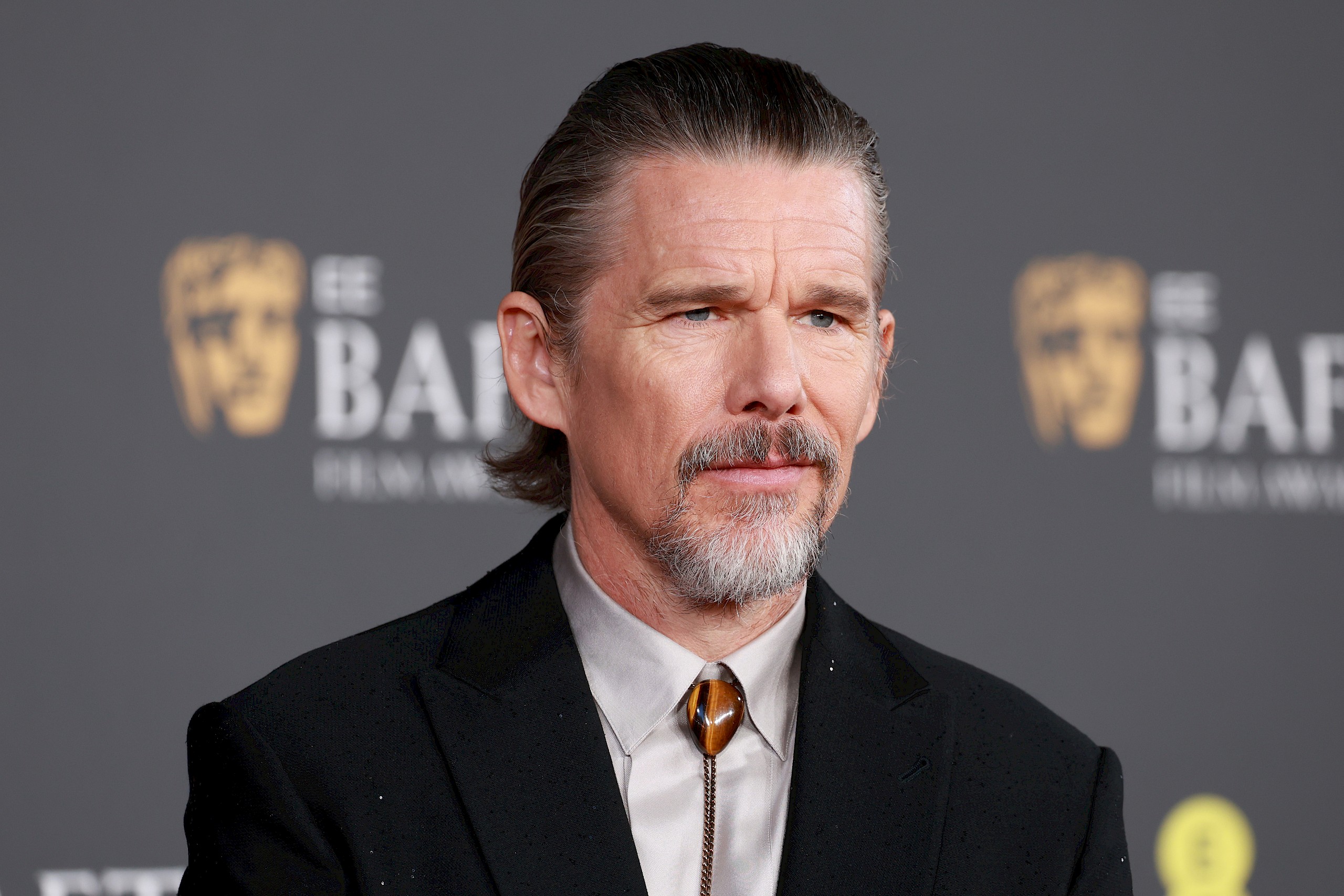 Ethan Hawke magyar huszárkabátban érkezett a SAG-gálára