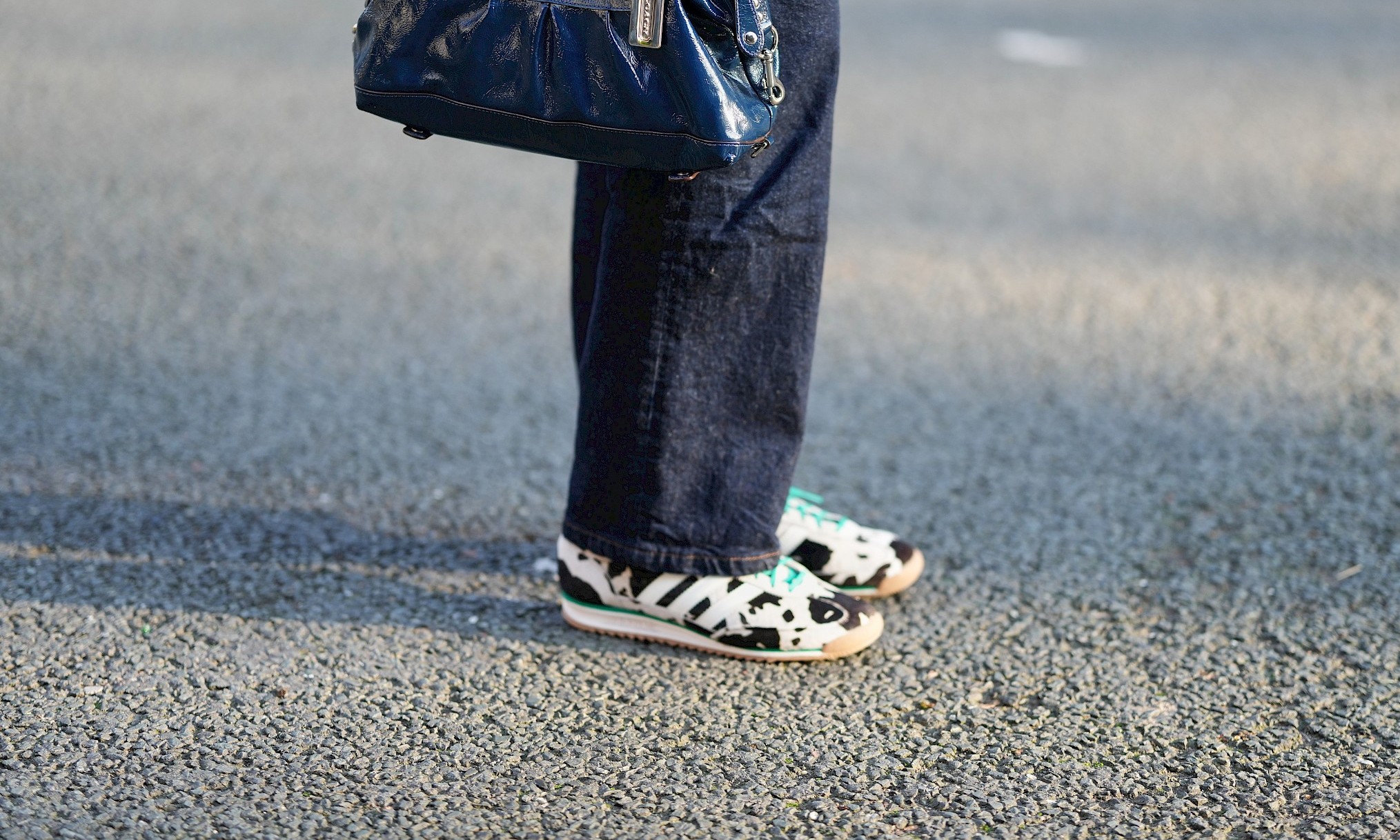 A tehénmintás Adidas Samba a tavasz cipőtrendje, de itt a megfizethetőbb alternatívája