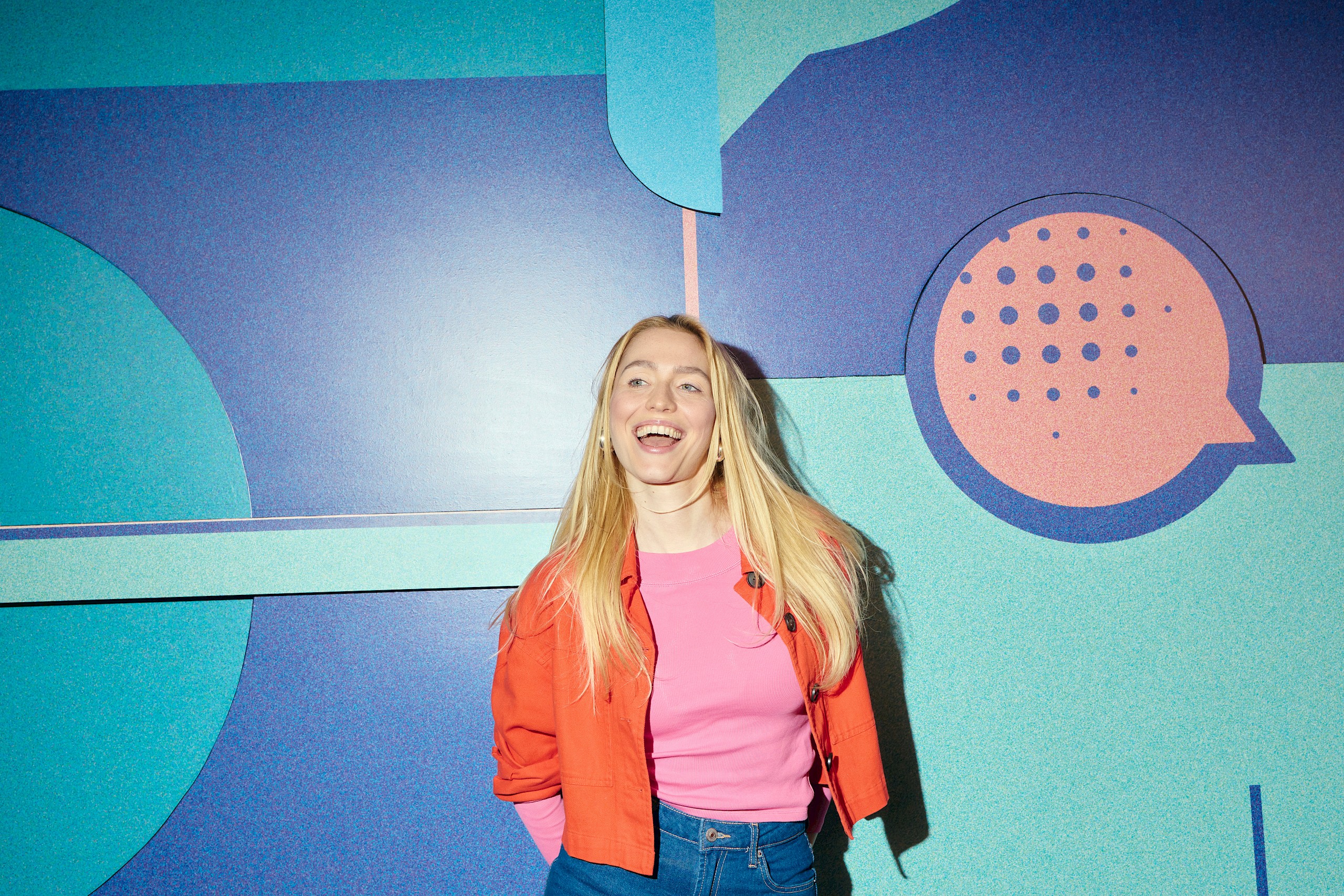 „A humor a legjobb eszközöm, amivel lebonthatom az emberekben lévő falakat" – interjú Sipos Orsolyával