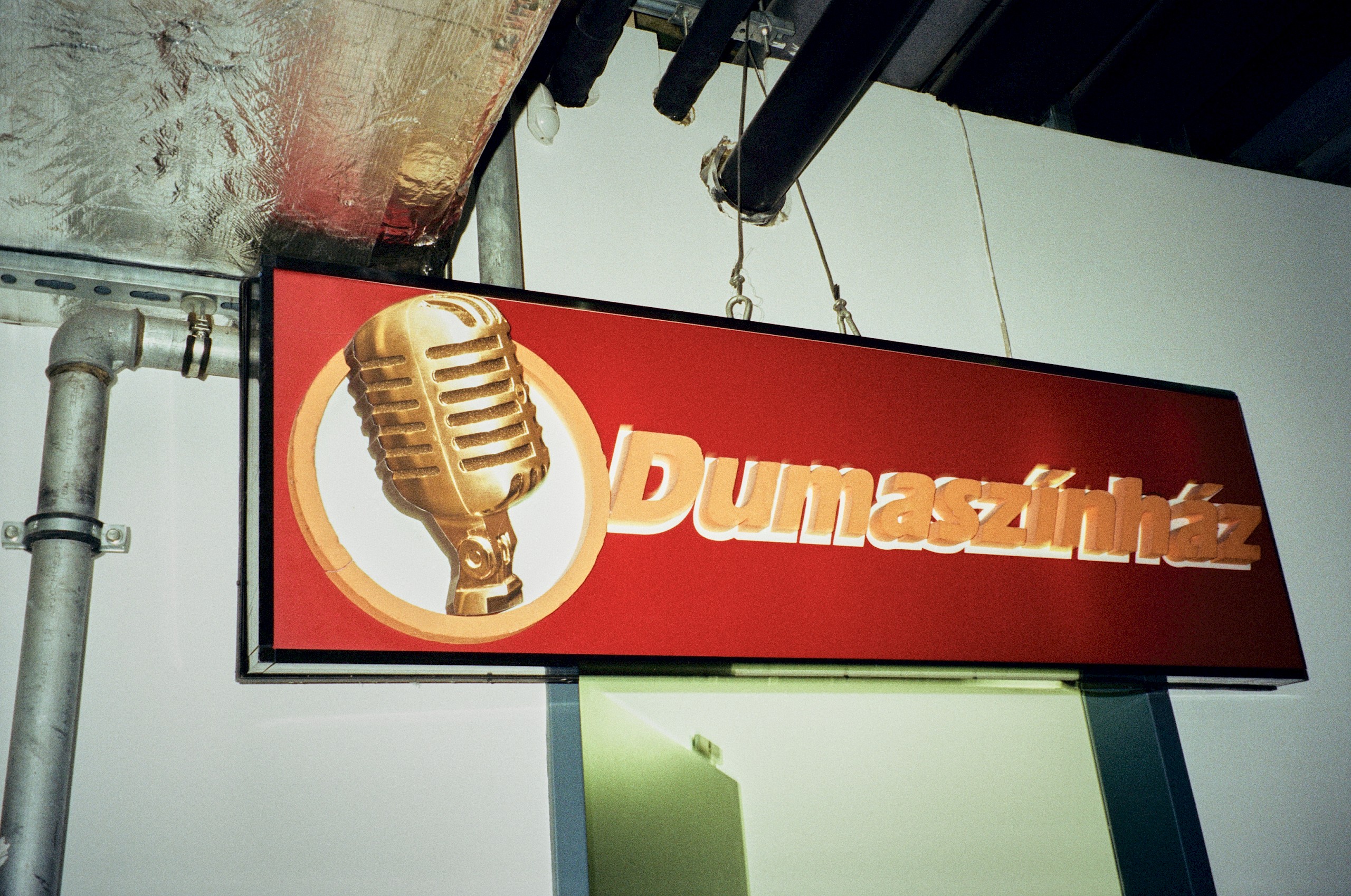 „A humor a legjobb eszközöm, amivel lebonthatom az emberekben lévő falakat" – interjú Sipos Orsolyával