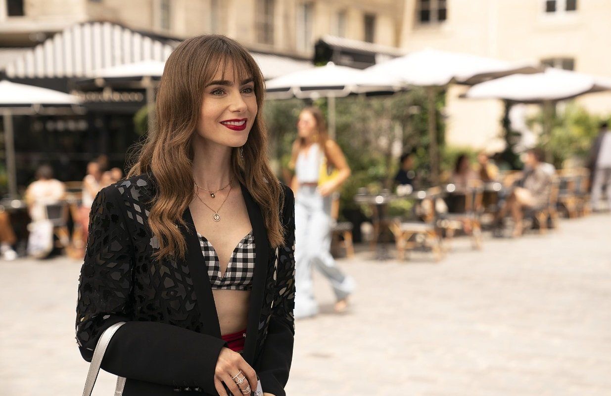 Sokat sejtető képek jelentek meg az Emily Párizsban negyedik évadáról