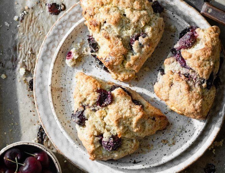 Könnyű és frissítő: citromos cseresznyés süti