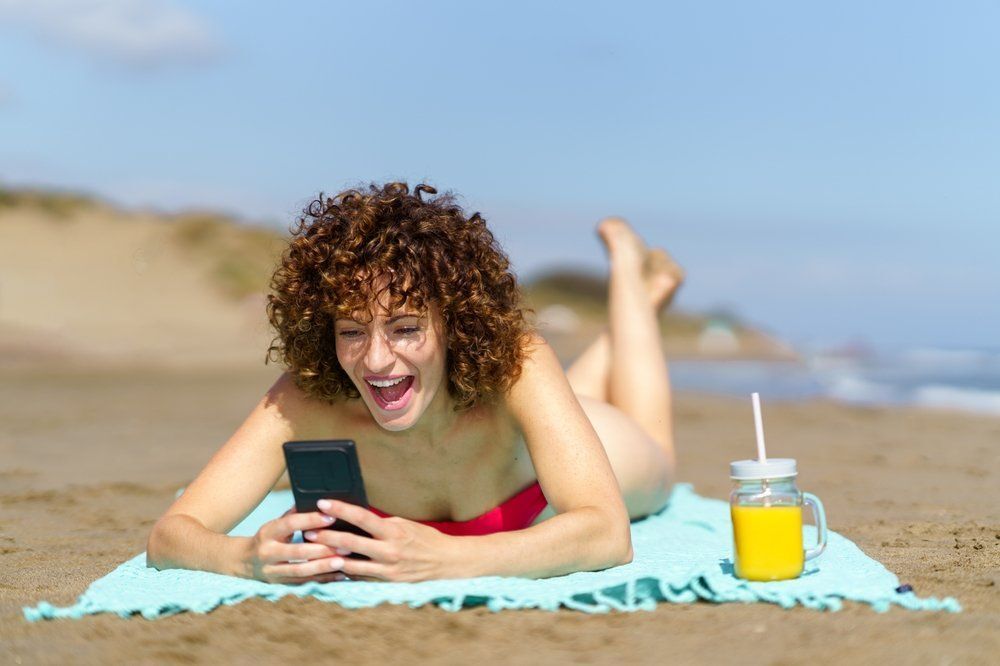 4 módszer, hogy megóvd az elektromos eszközeidet a nyaralás alatt