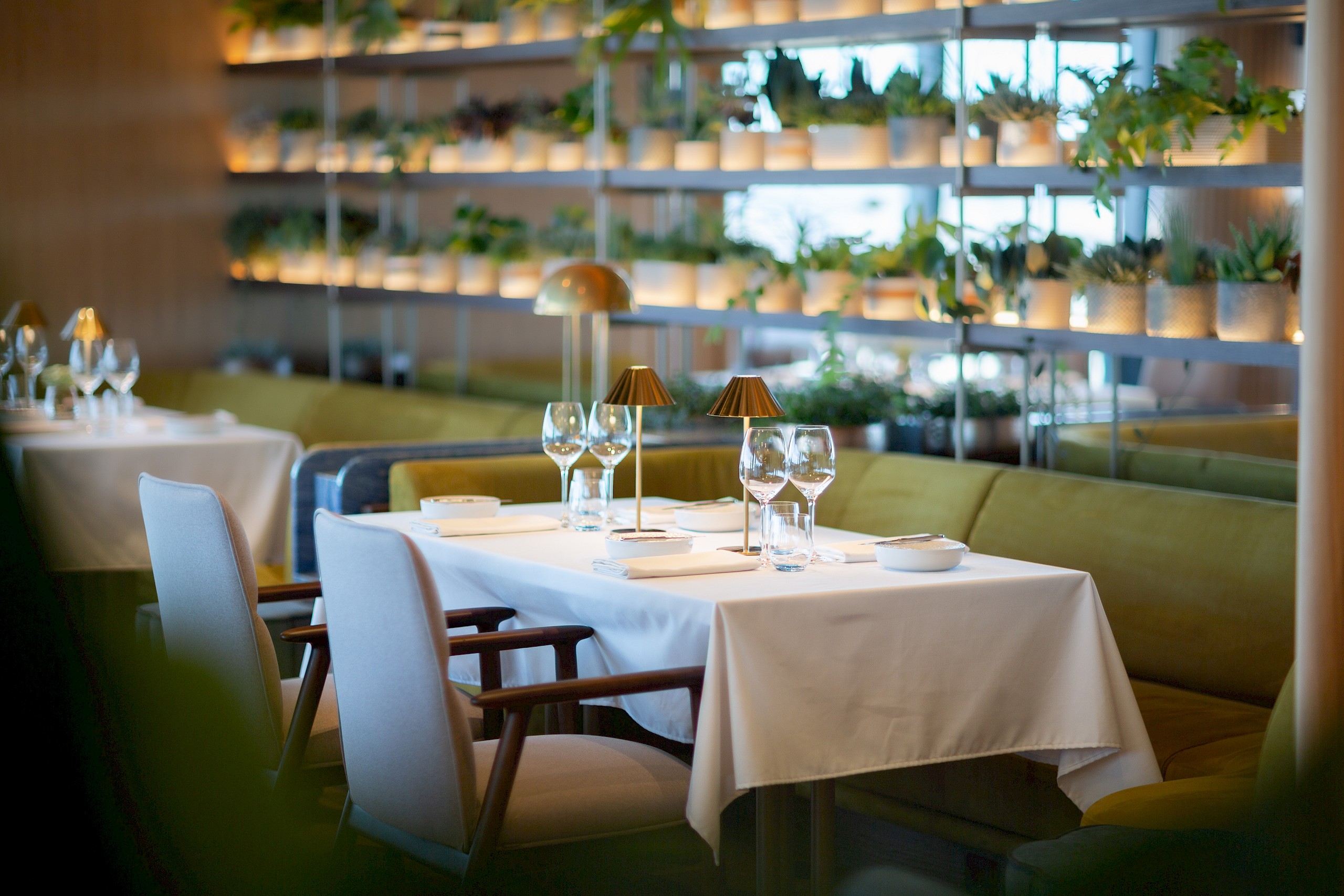 Tavaszi zsongás a város felett – Megérkezett a VIRTU Restaurant új szezonális kínálata