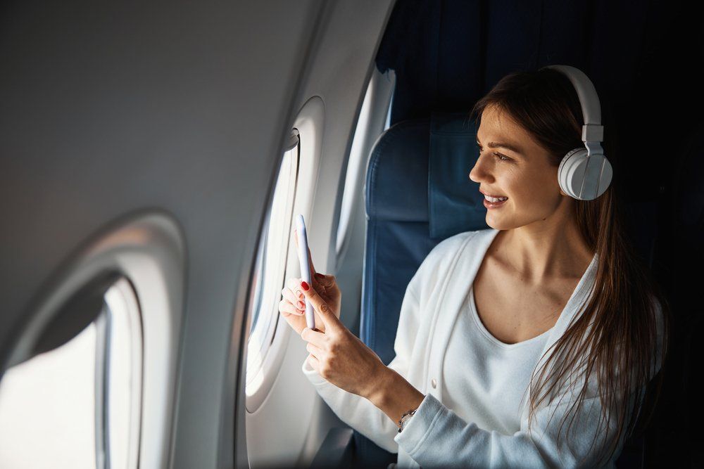 Ezért ne utazz soha fekete zokniban a repülőgépen