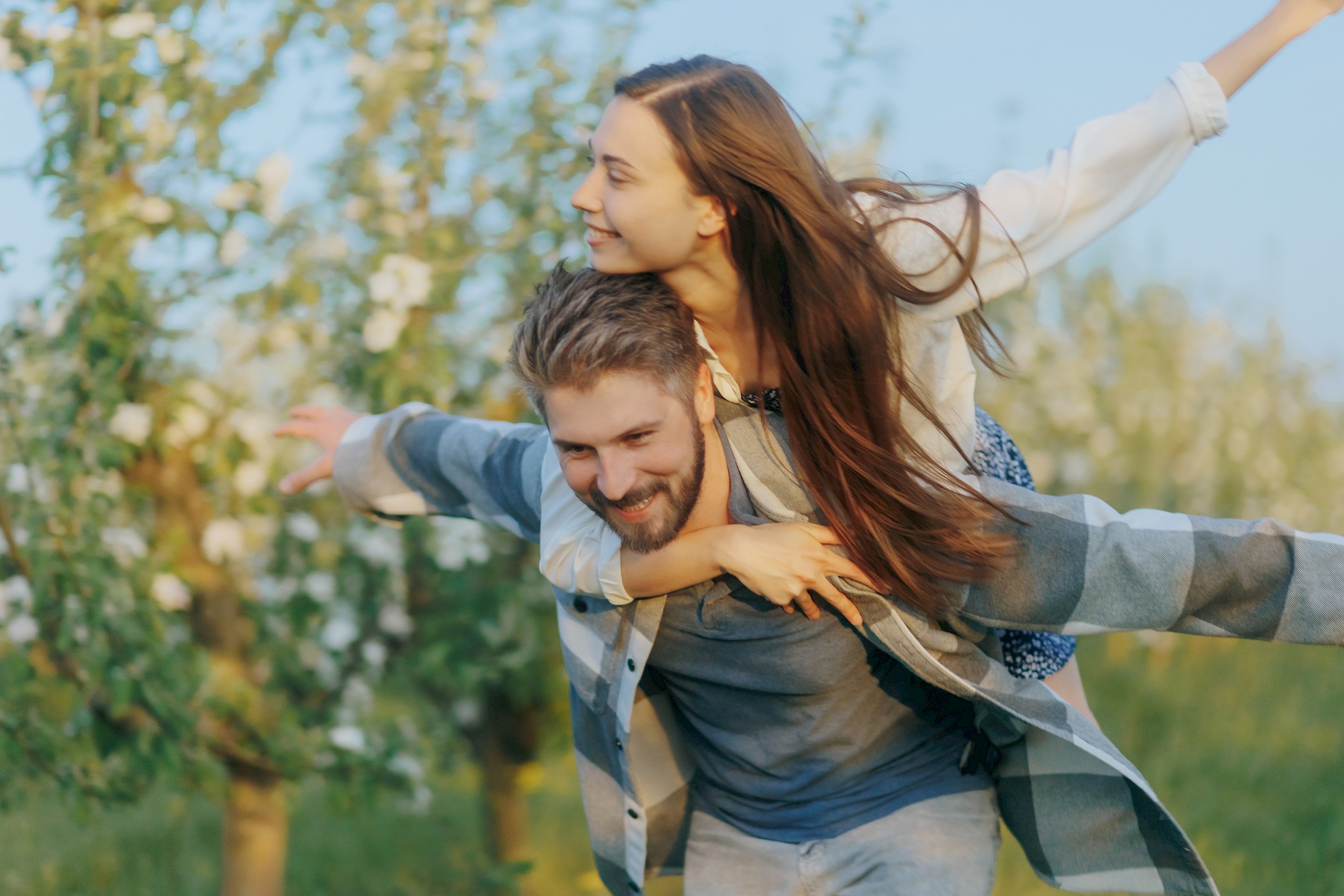 Május szerelmi horoszkóp: új kapcsolatok és szenvedélyes fordulatok várhatnak rád