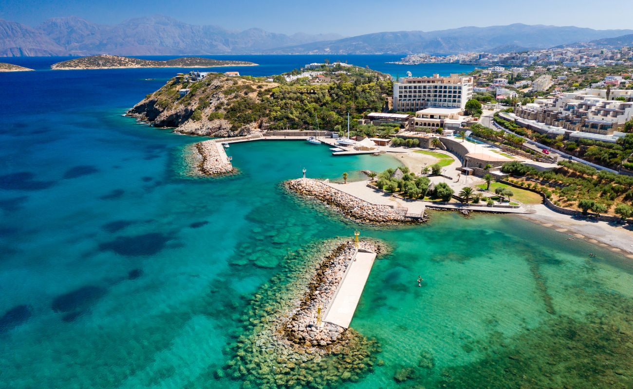 Nyaralnál ott, ahol a szupergazdagok? 4 görög úti cél, amit érdemes felfedezni