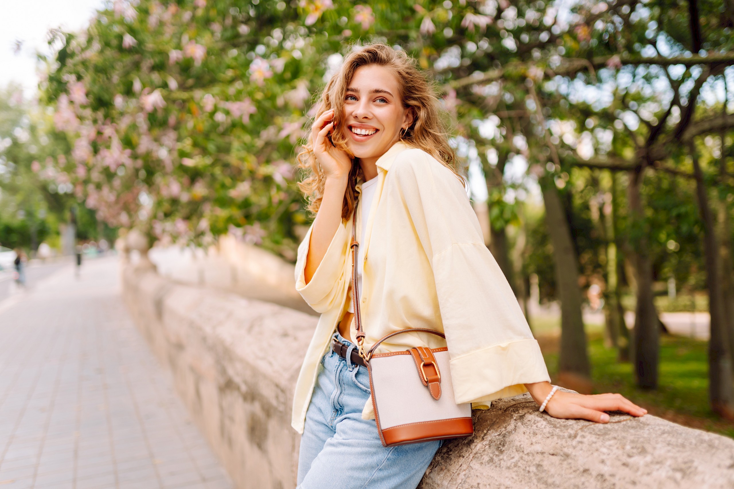 Nincs mit felvenned? Ez a 4 H&M és Mango alapdarab megmenti a tavaszi szettjeidet