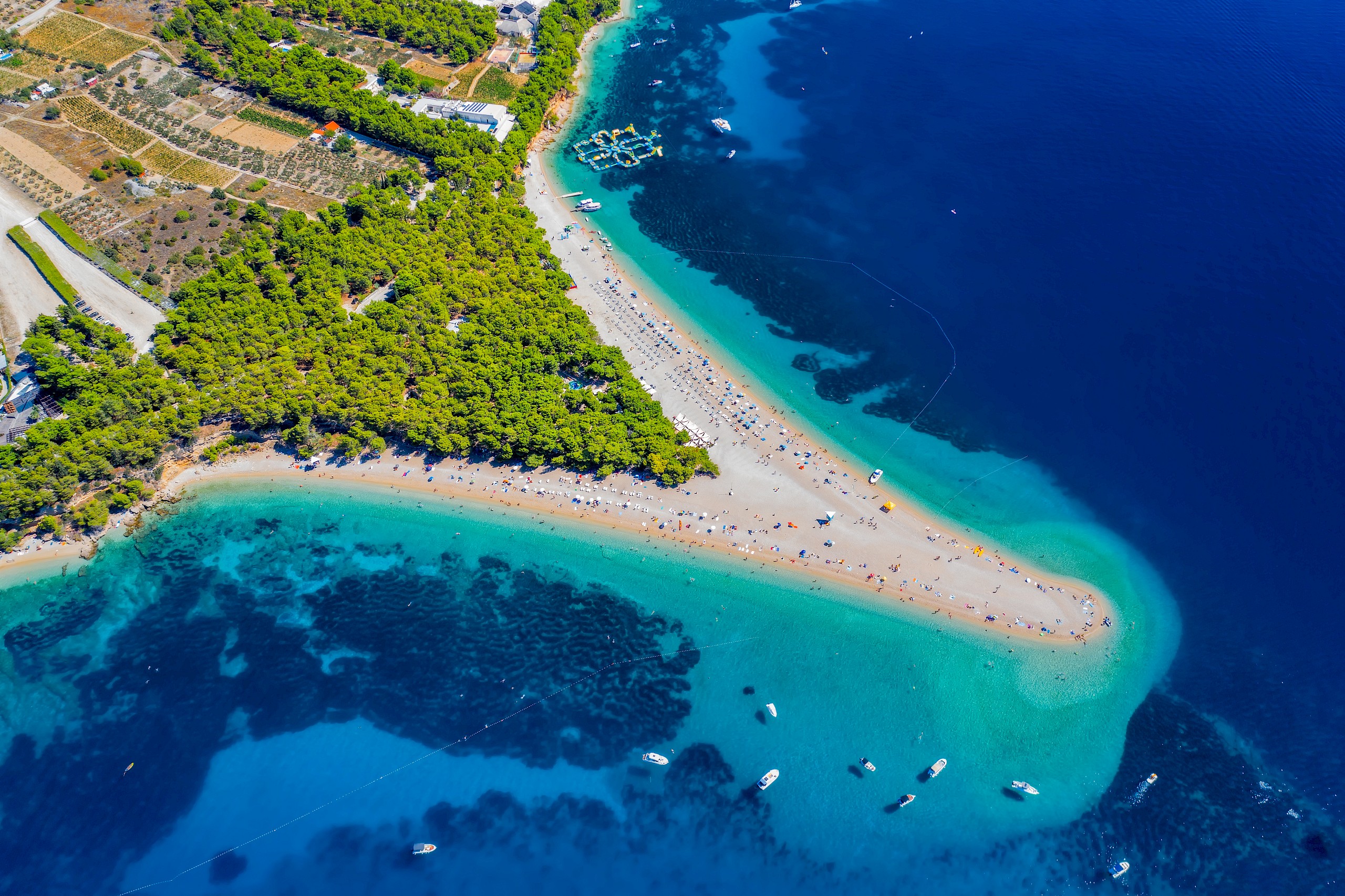 Ez a lenyűgöző tengerpart pár órás autóútra van tőlünk