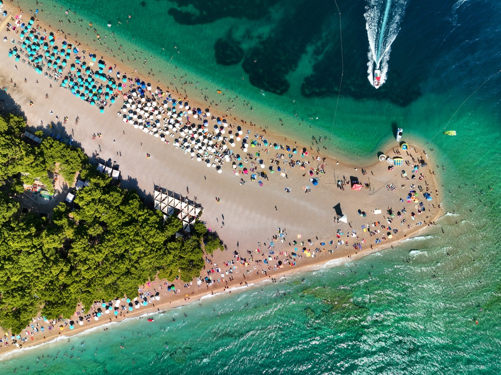 Ez a lenyűgöző tengerpart pár órás autóútra van tőlünk