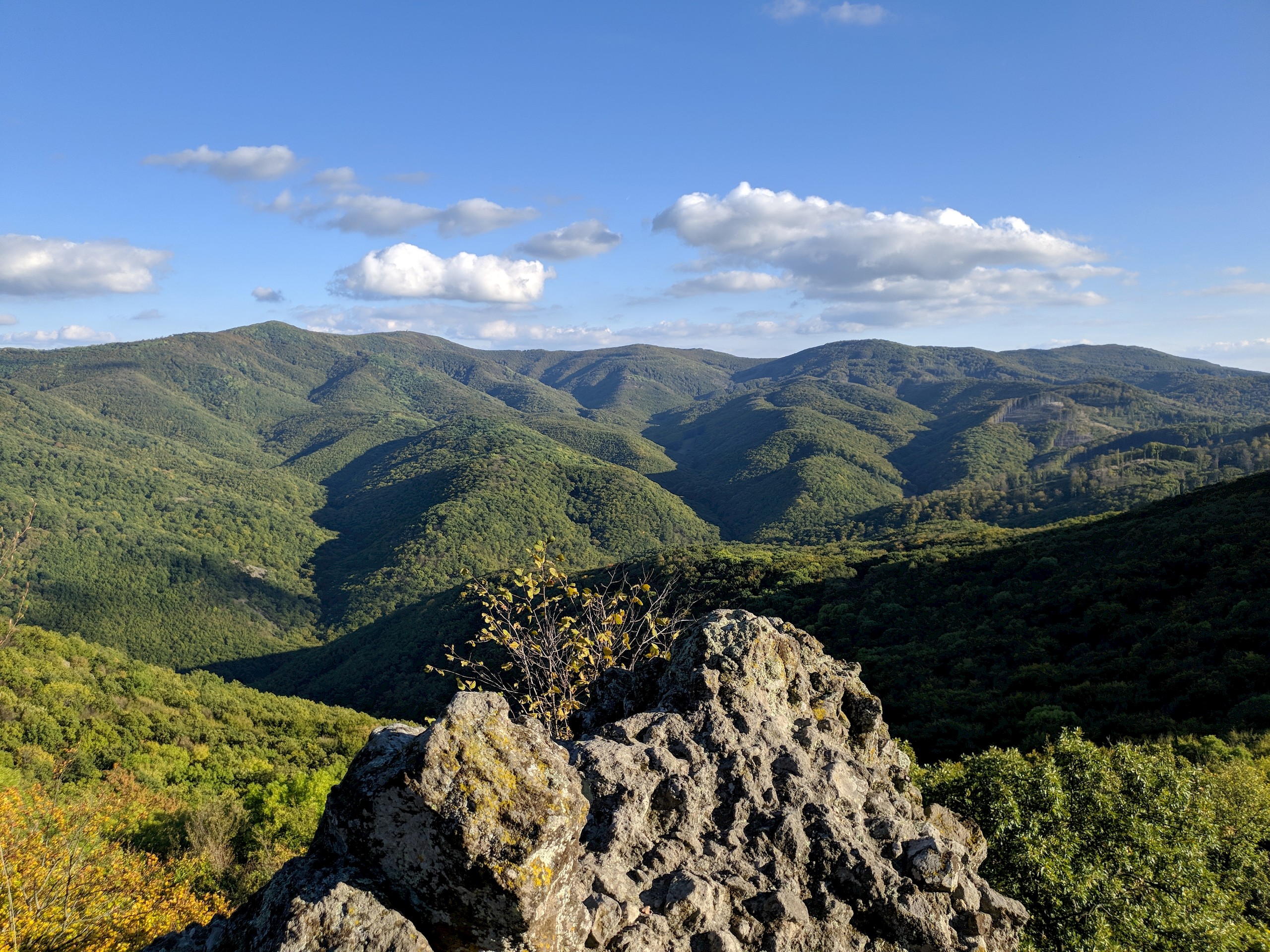 Erdei tavak, szurdokok és panorámák: 8 hazai kirándulóhely egynapos túrákhoz