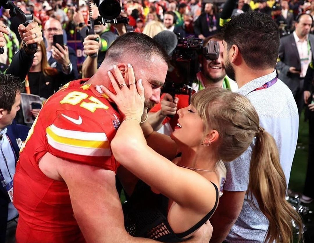 Úgy tűnik, Travis Kelce nem tervezi megkérni Taylor Swift kezét
