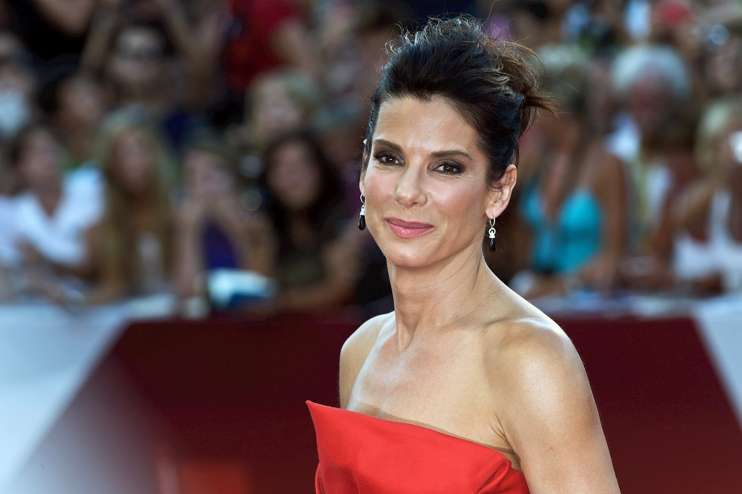 Sandra Bullock ritkán enged bepillantást a családi életébe, most mégis kivételt tett