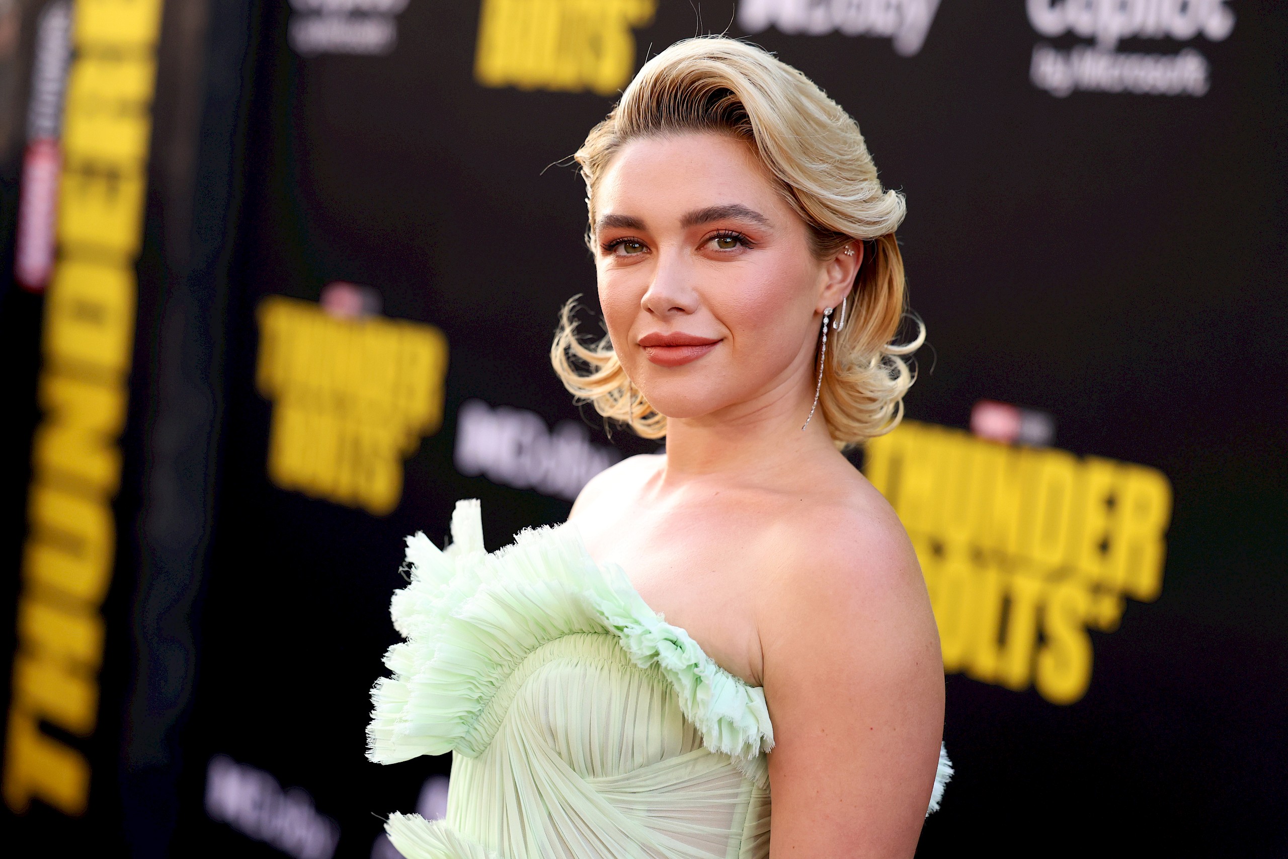 Florence Pugh főszereplésével készül film az Éjfél könyvtárból: ezt tudjuk eddig róla