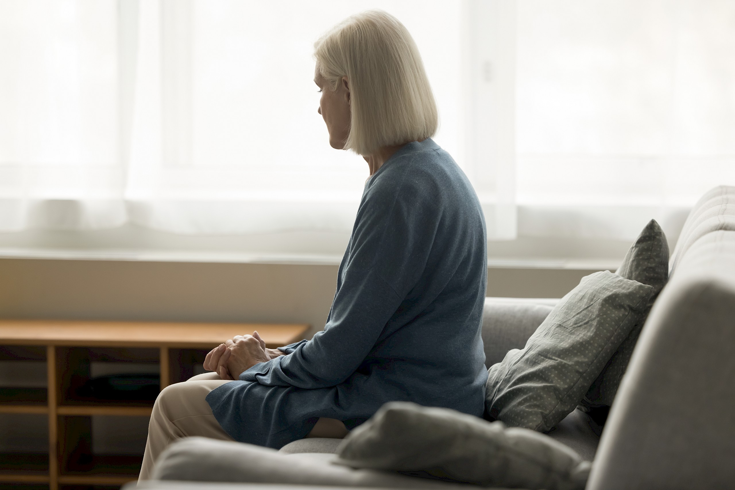 Az Alzheimer-kór egyik korai jele már 45 éves korban megjelenhet