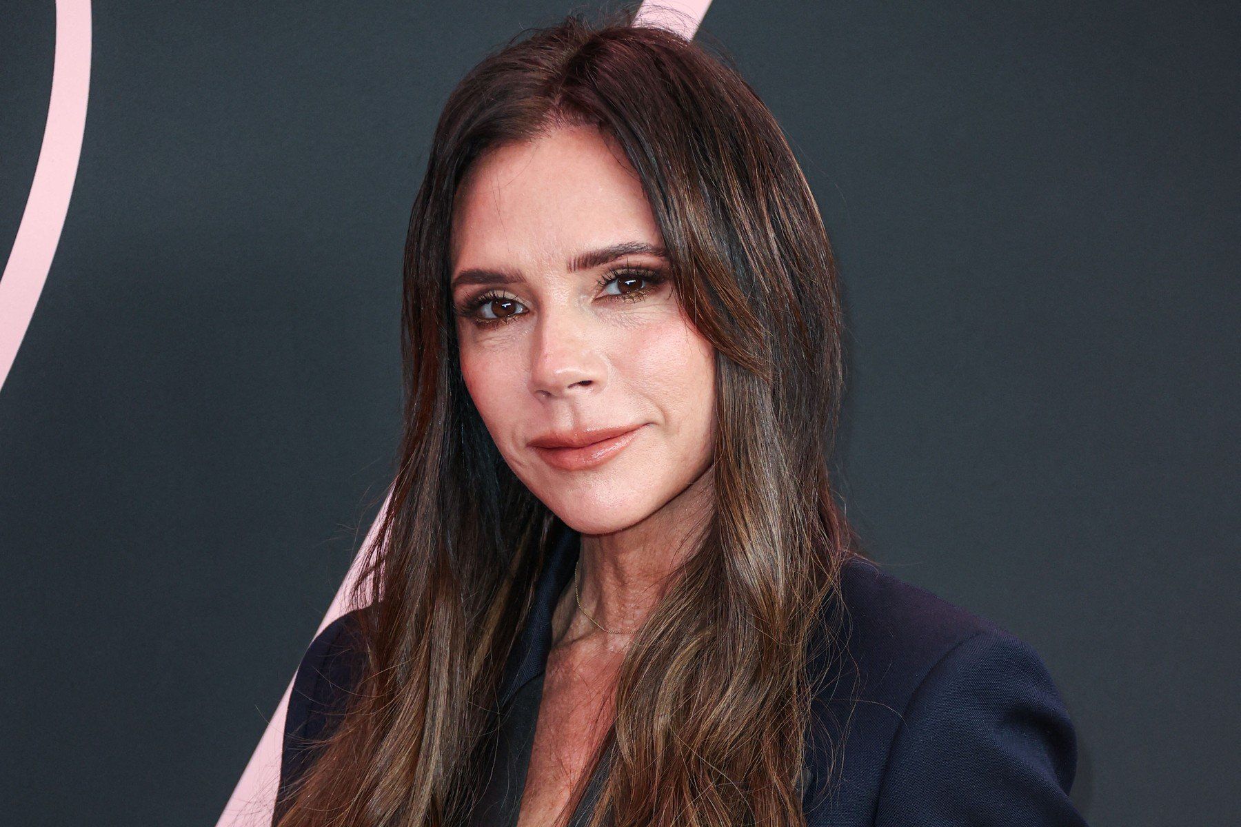 Erre nem számítottunk: Victoria Beckham közös kollekciót dobott piacra a Mangóval