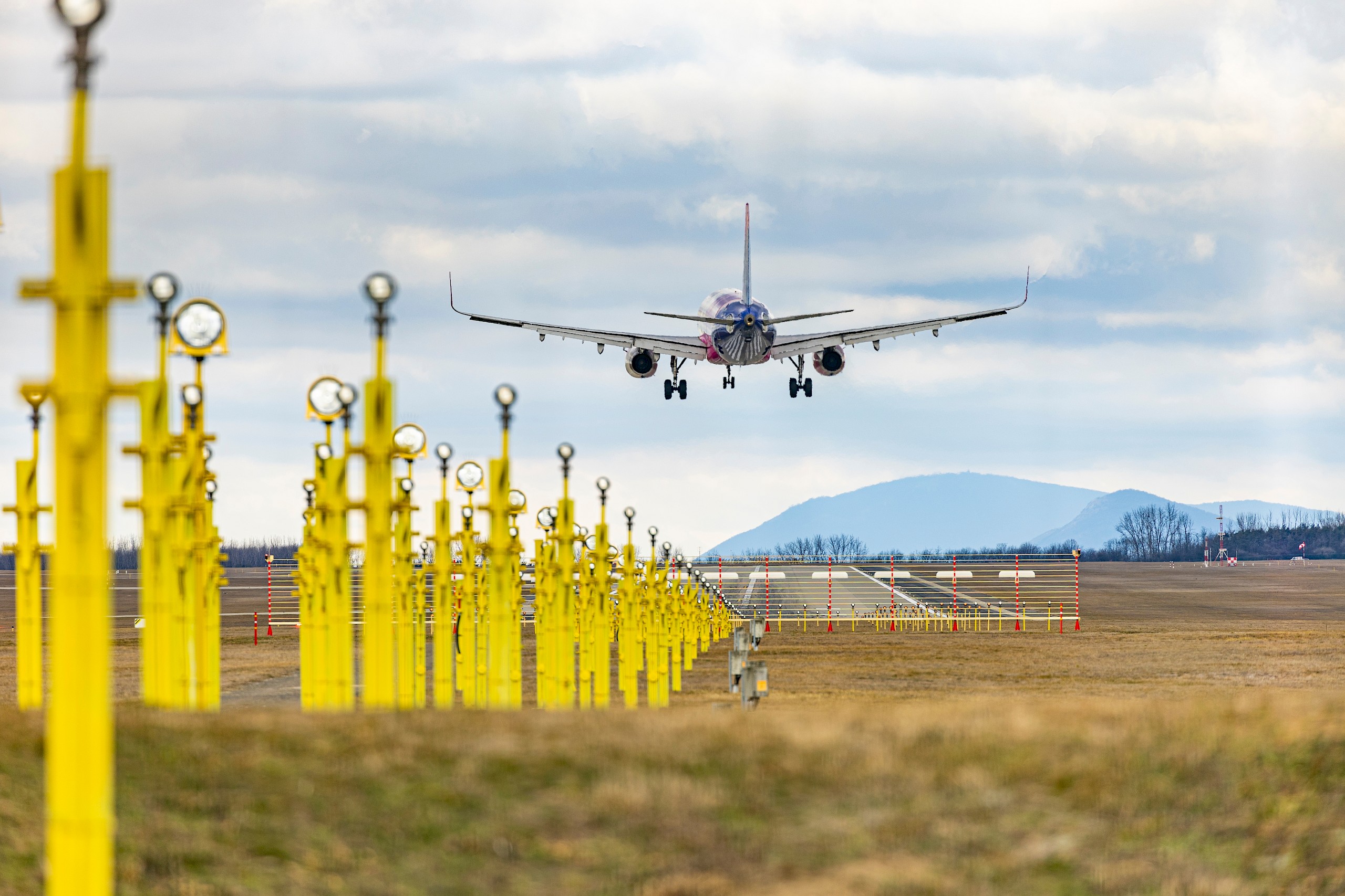 19 európai reptéren csökkenti a járatait a Ryanair még a nyári szünet előtt