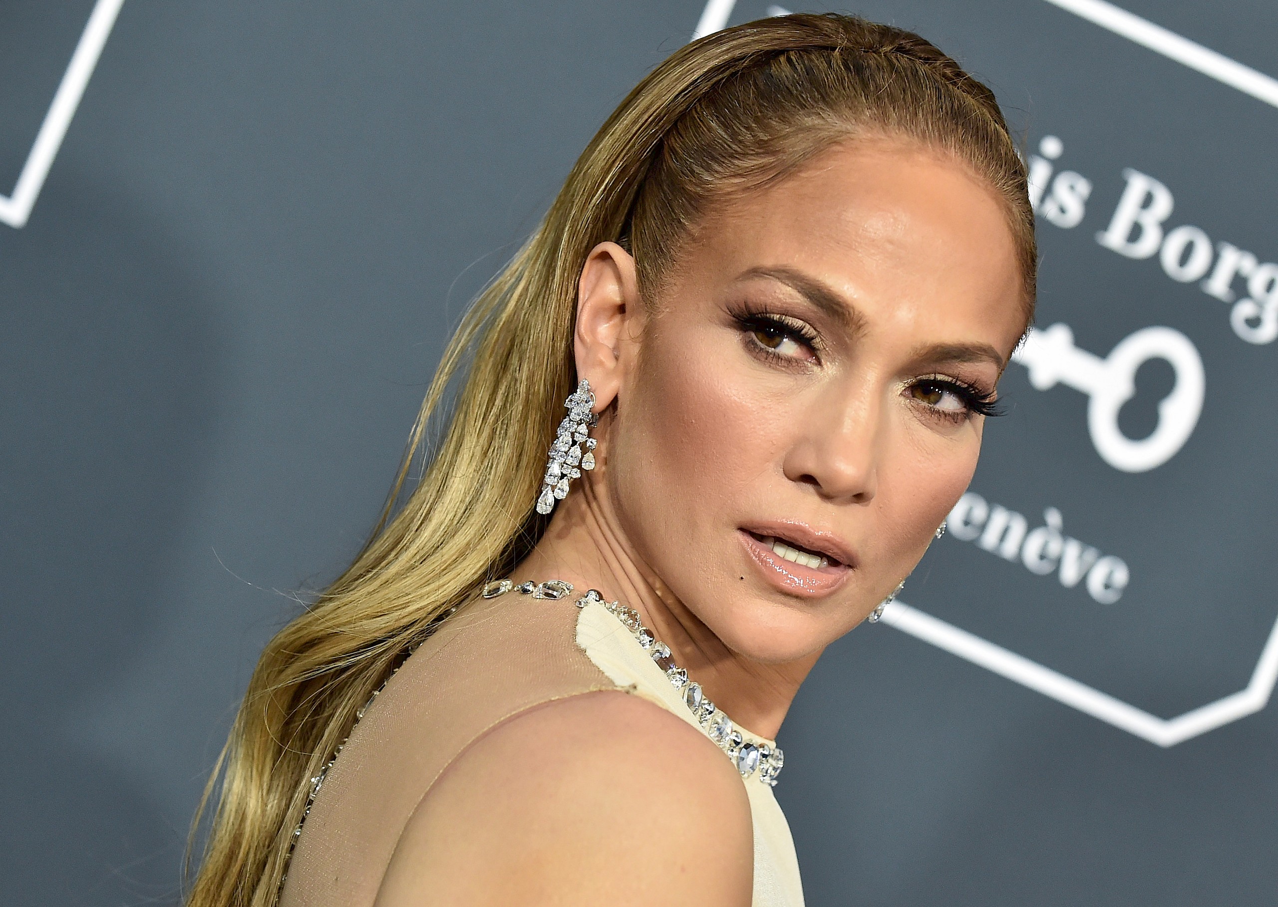 Jennifer Lopez szemöldöke lehet a legjobb titka a fiatalos megjelenésének