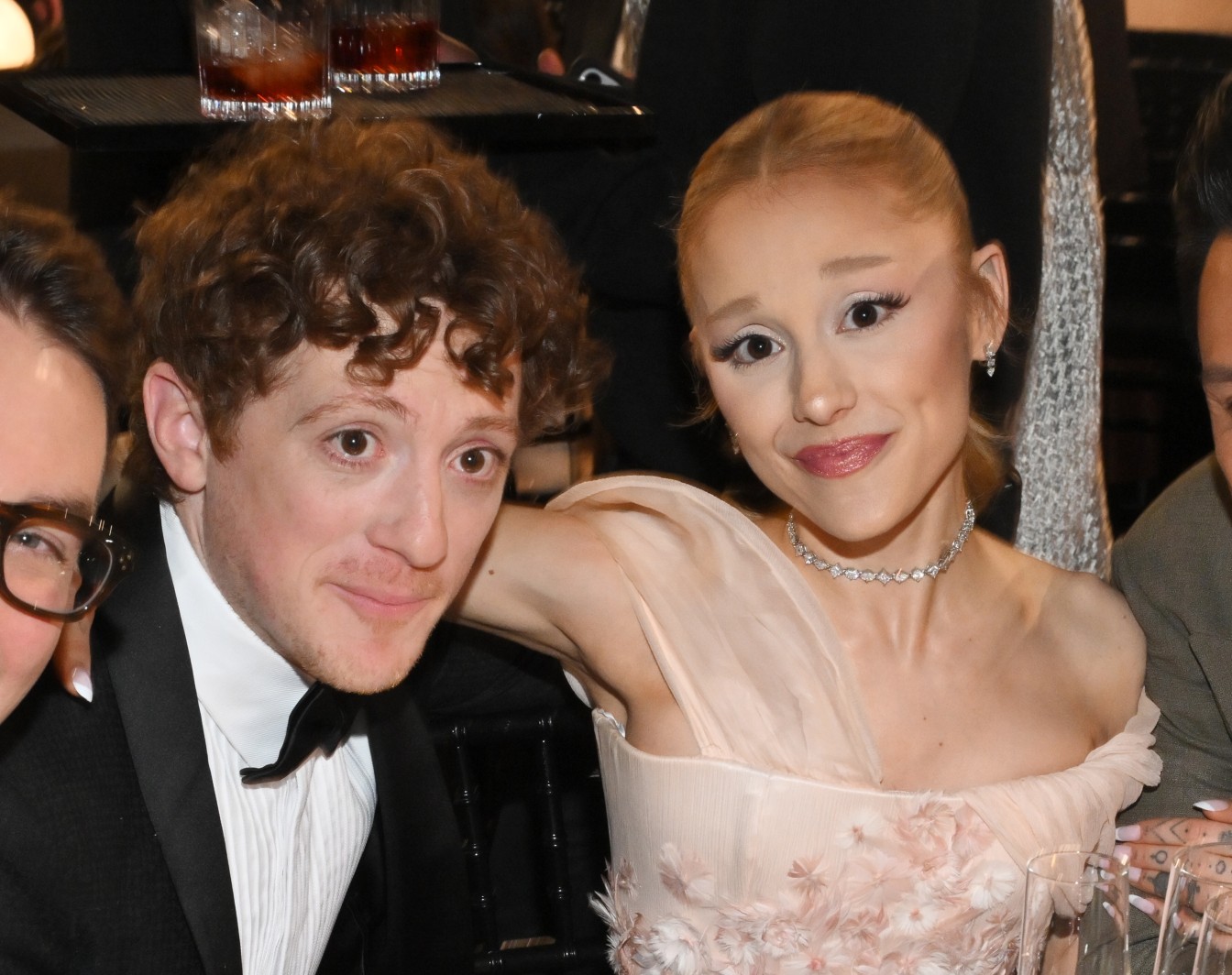 Ariana Grande és Ethan Slater három év után szakítottak – ezért ért véget a románc